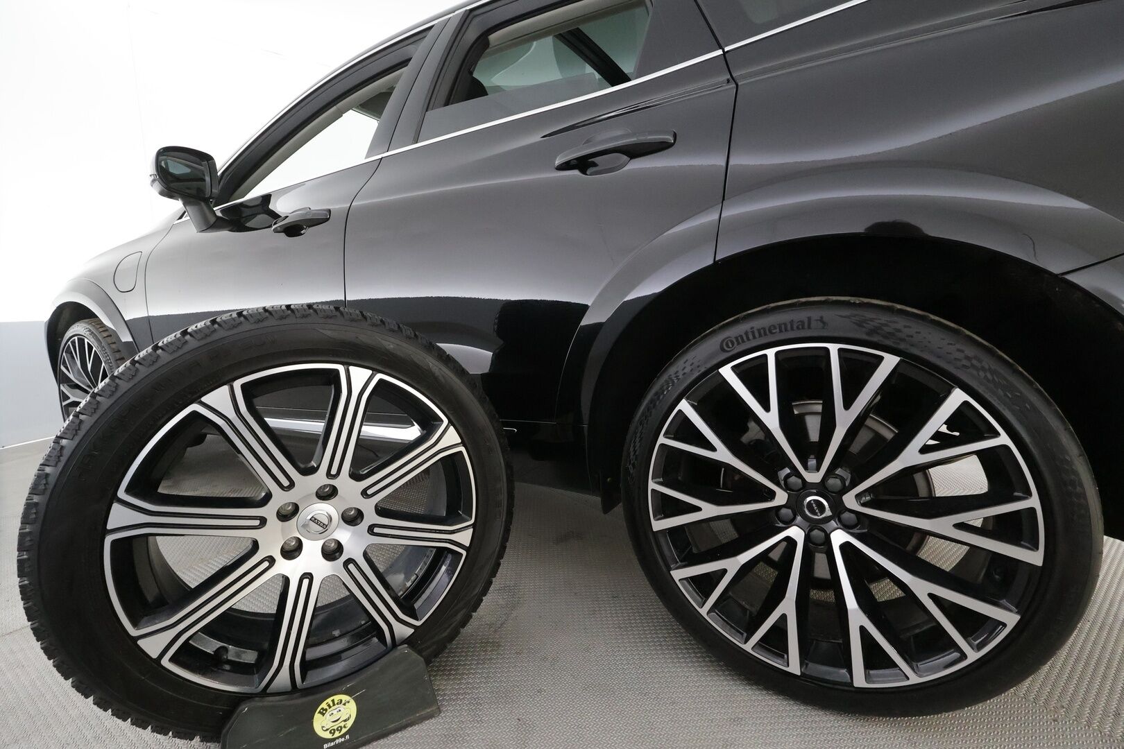 Volvo XC60 2021 T6 TwE AWD Inscription aut * Pilot assist / Webasto / H/K / Muistipenkki / 360-Kamera / Keyless / LED / Sportipenkit * - Kahdet Renkaat / Merkkihuollettu