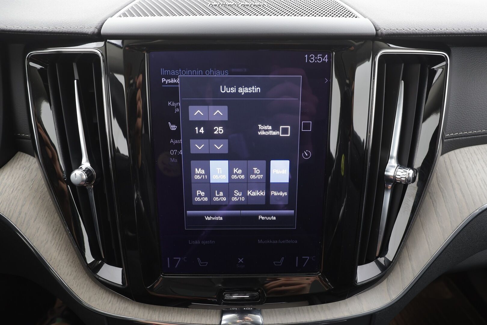 Volvo XC60 2021 T6 TwE AWD Inscription aut * Pilot assist / Webasto / H/K / Muistipenkki / 360-Kamera / Keyless / LED / Sportipenkit * - Kahdet Renkaat / Merkkihuollettu
