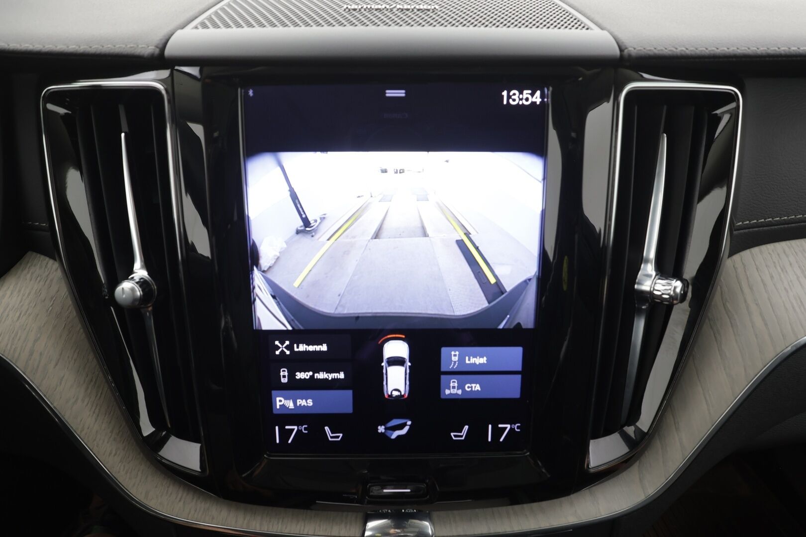 Volvo XC60 2021 T6 TwE AWD Inscription aut * Pilot assist / Webasto / H/K / Muistipenkki / 360-Kamera / Keyless / LED / Sportipenkit * - Kahdet Renkaat / Merkkihuollettu