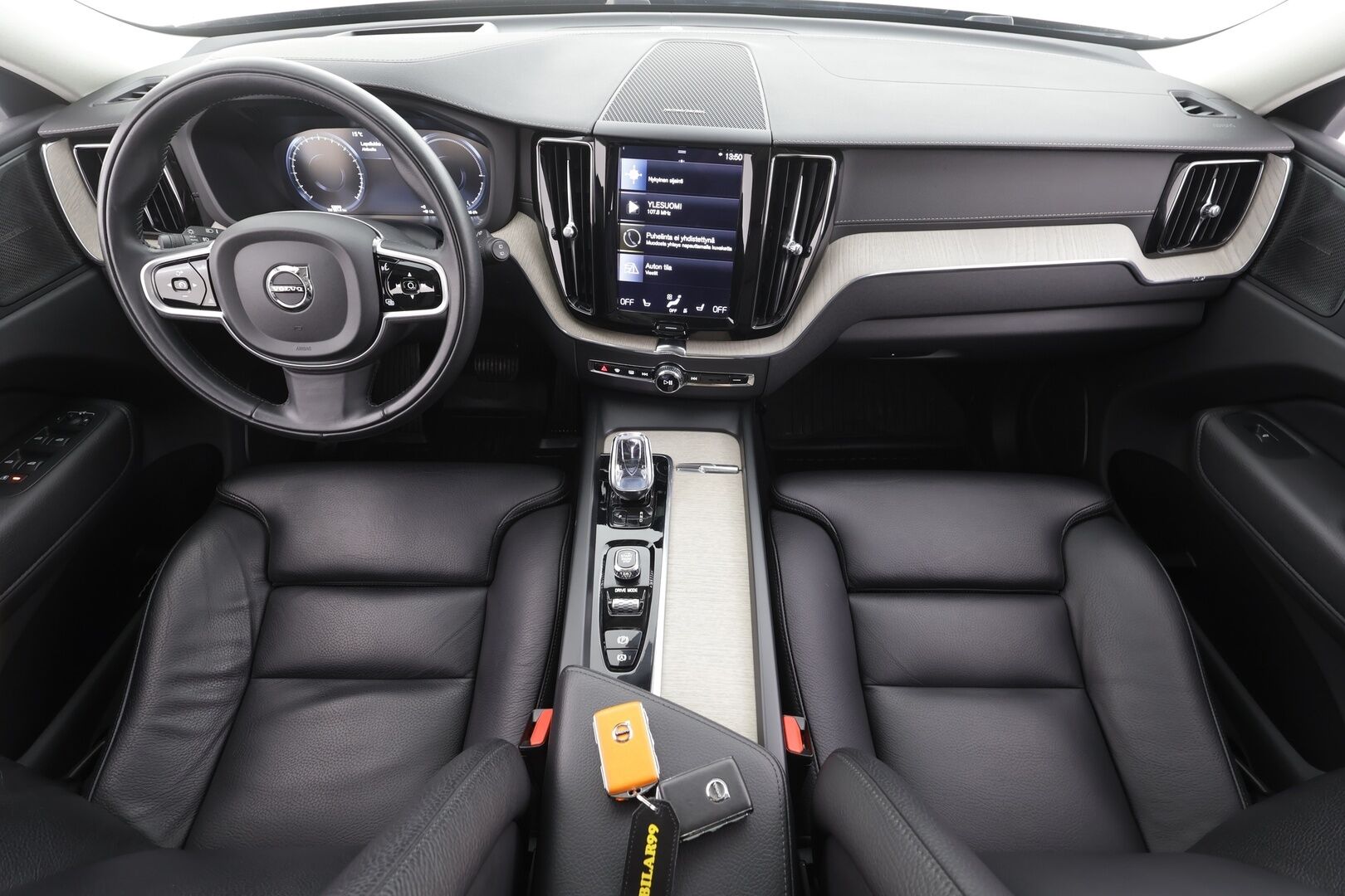 Volvo XC60 2021 T6 TwE AWD Inscription aut * Pilot assist / Webasto / H/K / Muistipenkki / 360-Kamera / Keyless / LED / Sportipenkit * - Kahdet Renkaat / Merkkihuollettu