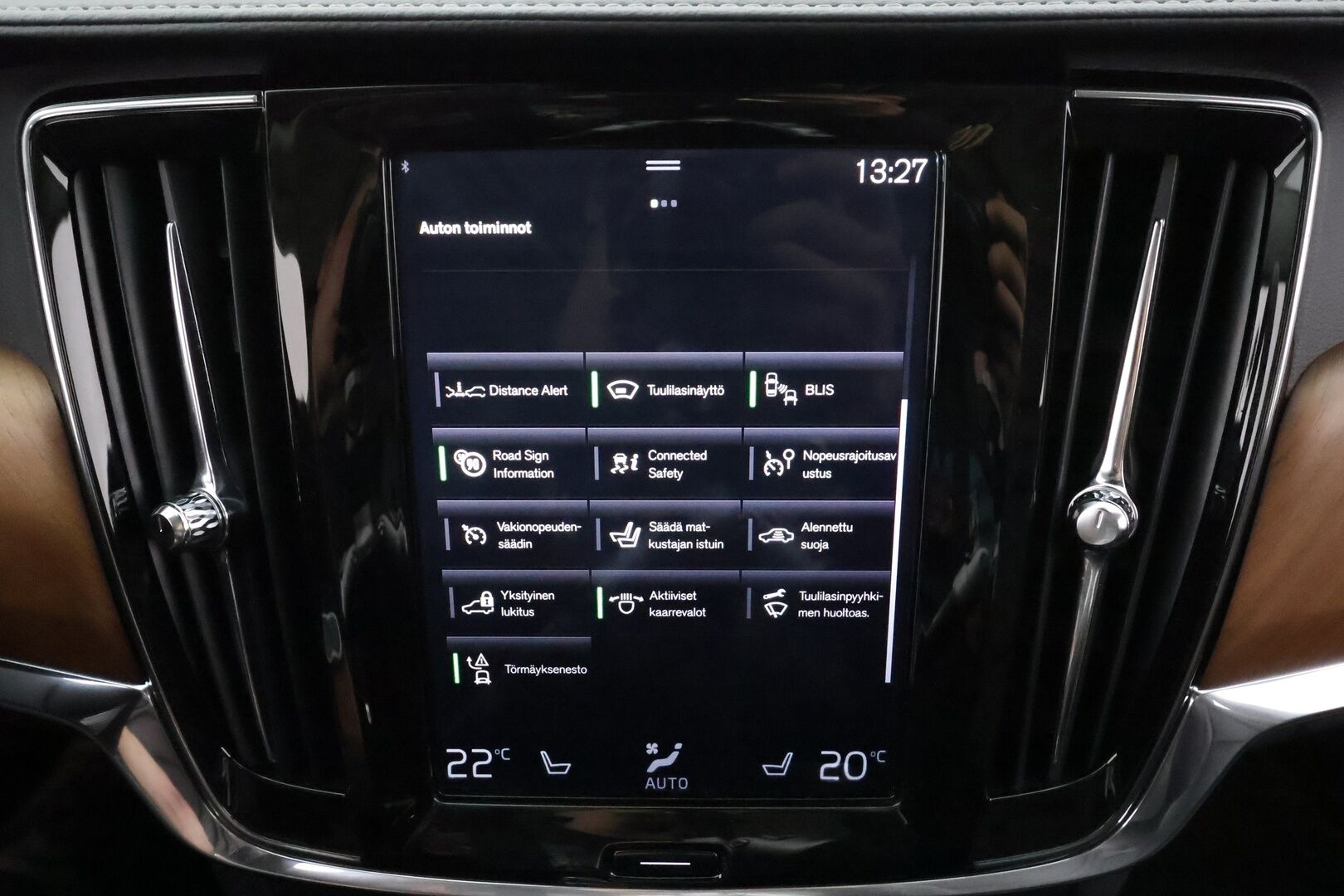 Volvo V90 2019 T8 AWD Inscription aut * Pilot assist / Webasto / Koukku / HUD / Panorama / Muistipenkit / B&W / 360-Kamera / Sporttipenkit / Keyless * - Bowers&Wilkins / HUD / Merkkihuollot / Juuri huollettu