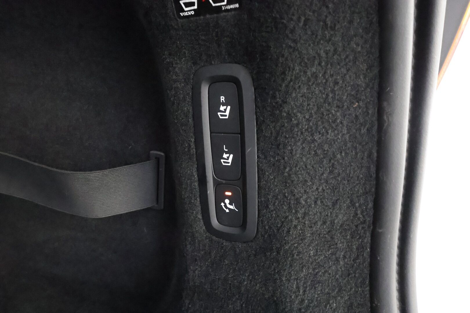 Volvo V90 2019 T8 AWD Inscription aut * Pilot assist / Webasto / Koukku / HUD / Panorama / Muistipenkit / B&W / 360-Kamera / Sporttipenkit / Keyless * - Bowers&Wilkins / HUD / Merkkihuollot / Juuri huollettu