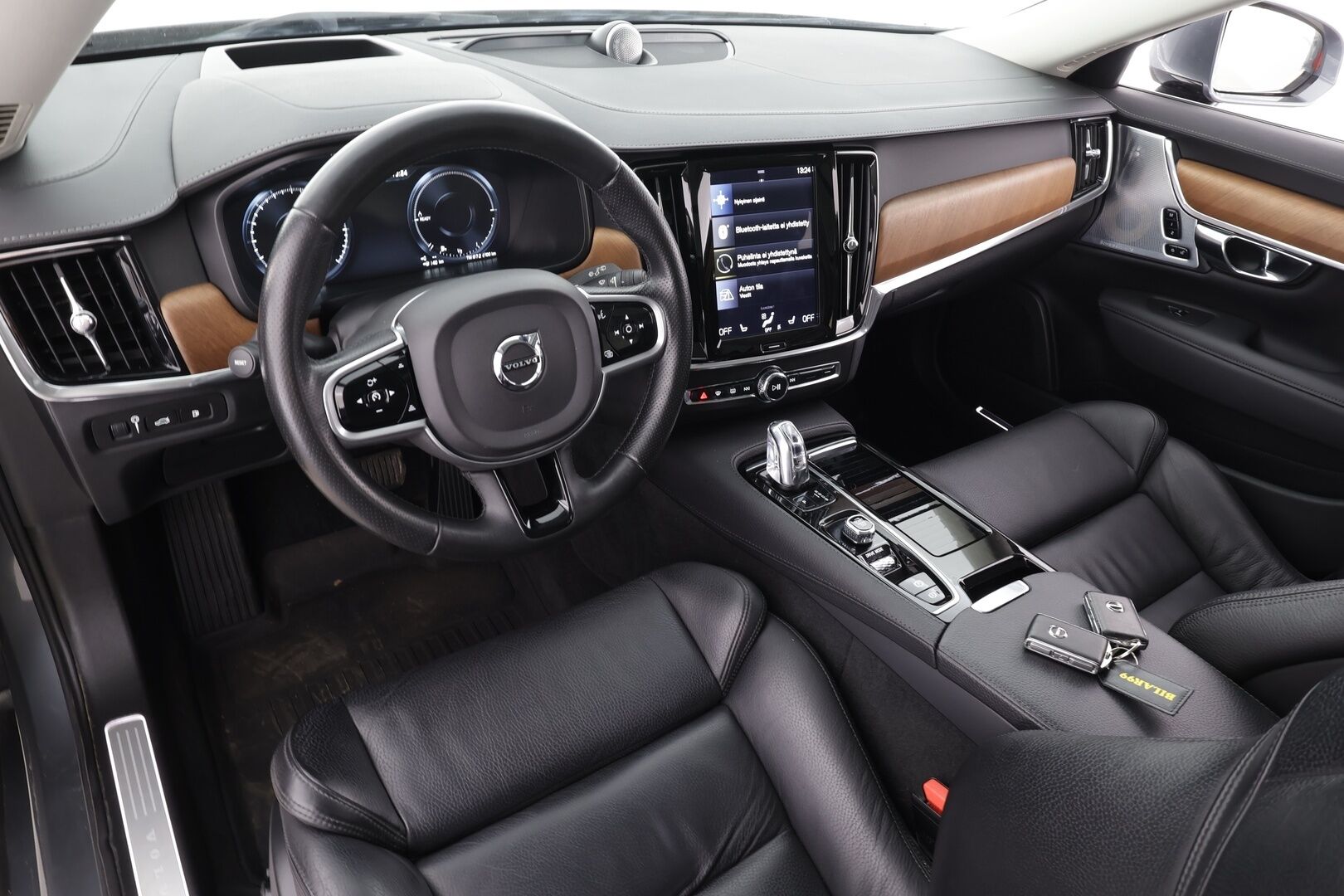 Volvo V90 2019 T8 AWD Inscription aut * Pilot assist / Webasto / Koukku / HUD / Panorama / Muistipenkit / B&W / 360-Kamera / Sporttipenkit / Keyless * - Bowers&Wilkins / HUD / Merkkihuollot / Juuri huollettu