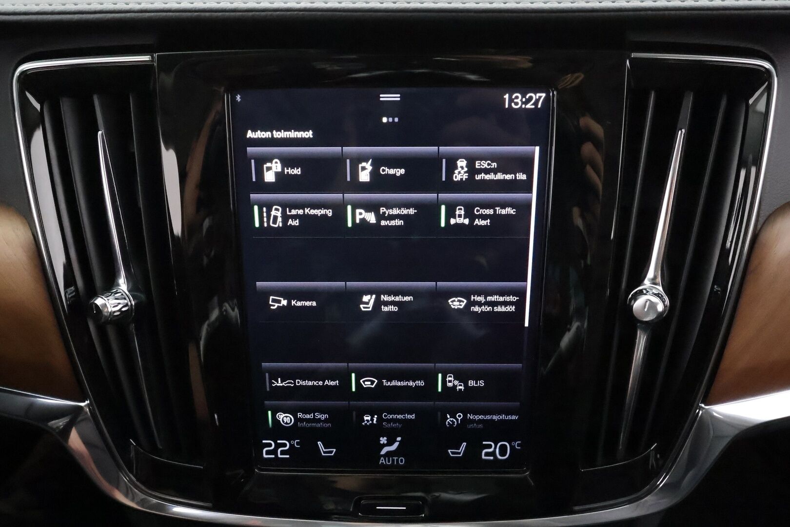 Volvo V90 2019 T8 AWD Inscription aut * Pilot assist / Webasto / Koukku / HUD / Panorama / Muistipenkit / B&W / 360-Kamera / Sporttipenkit / Keyless * - Bowers&Wilkins / HUD / Merkkihuollot / Juuri huollettu