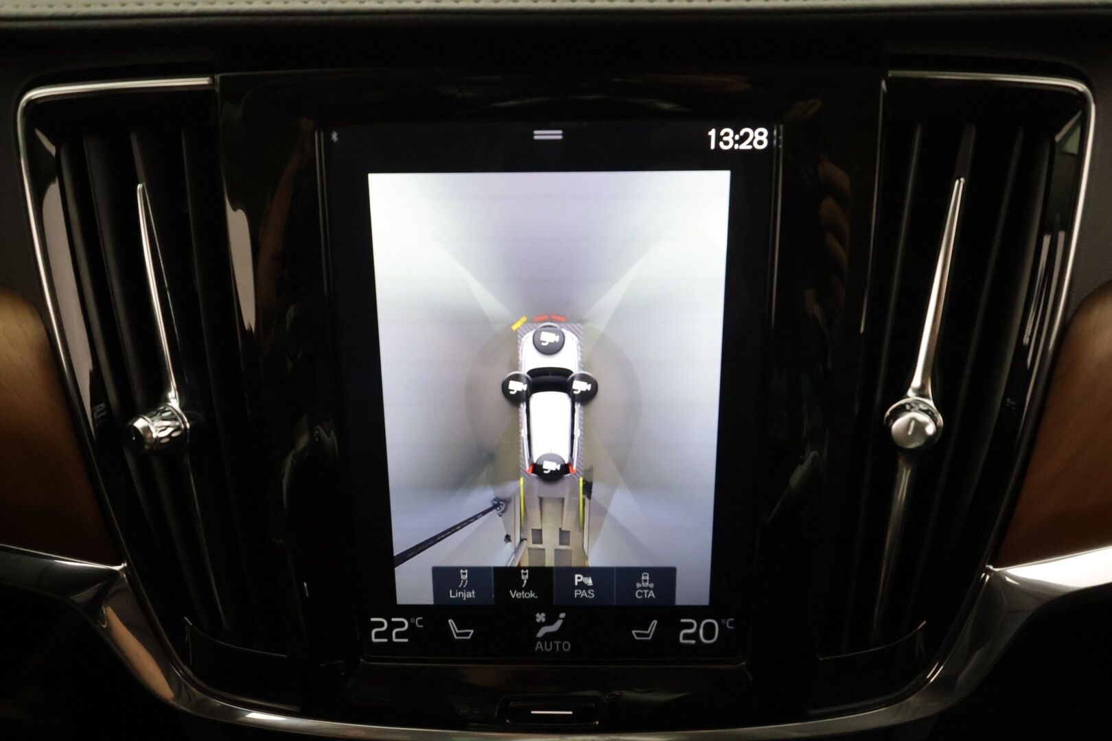 Volvo V90 2019 T8 AWD Inscription aut * Pilot assist / Webasto / Koukku / HUD / Panorama / Muistipenkit / B&W / 360-Kamera / Sporttipenkit / Keyless * - Bowers&Wilkins / HUD / Merkkihuollot / Juuri huollettu