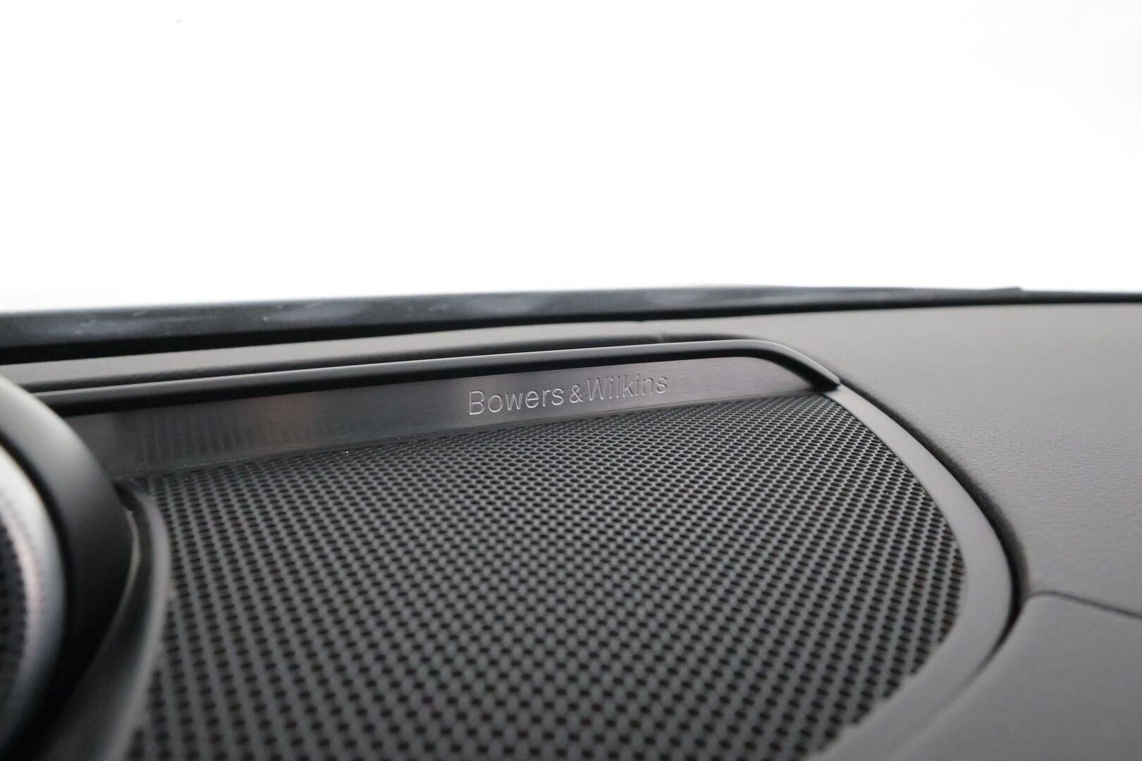 Volvo V90 2019 T8 AWD Inscription aut * Pilot assist / Webasto / Koukku / HUD / Panorama / Muistipenkit / B&W / 360-Kamera / Sporttipenkit / Keyless * - Bowers&Wilkins / HUD / Merkkihuollot / Juuri huollettu