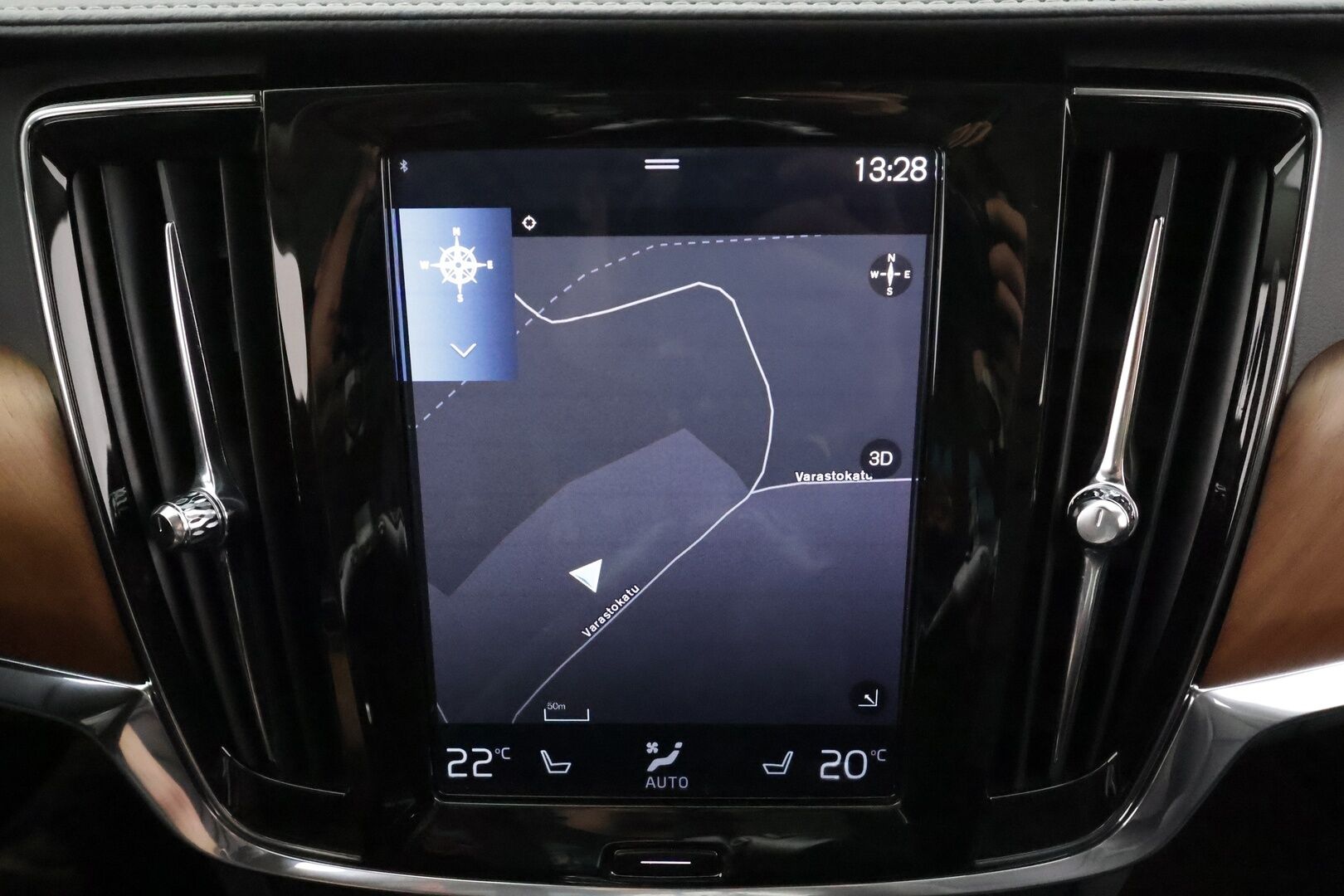 Volvo V90 2019 T8 AWD Inscription aut * Pilot assist / Webasto / Koukku / HUD / Panorama / Muistipenkit / B&W / 360-Kamera / Sporttipenkit / Keyless * - Bowers&Wilkins / HUD / Merkkihuollot / Juuri huollettu