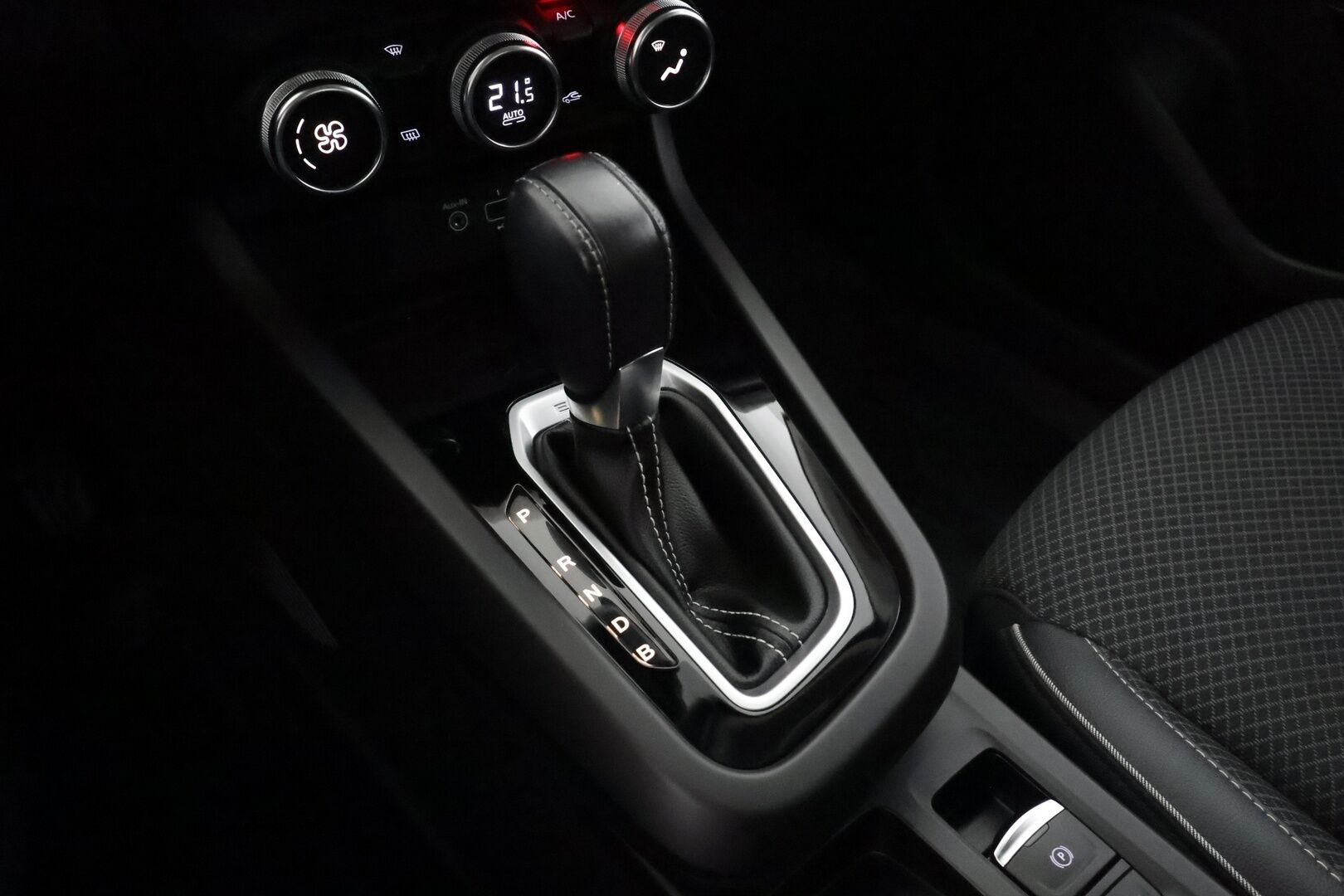 Renault Arkana 2022 E-TECH 145 Hybrid Intens - | ACC | Puolinahat | Digimittaristo | P.kamera ja tutkat | LED | LKA | BSM | RCTA | Lämm. ratti | Apple & Android | Merkkihuollettu | 2x renkaat aluin |