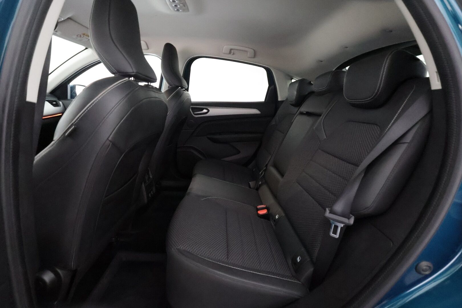 Renault Arkana 2022 E-TECH 145 Hybrid Intens - | ACC | Puolinahat | Digimittaristo | P.kamera ja tutkat | LED | LKA | BSM | RCTA | Lämm. ratti | Apple & Android | Merkkihuollettu | 2x renkaat aluin |