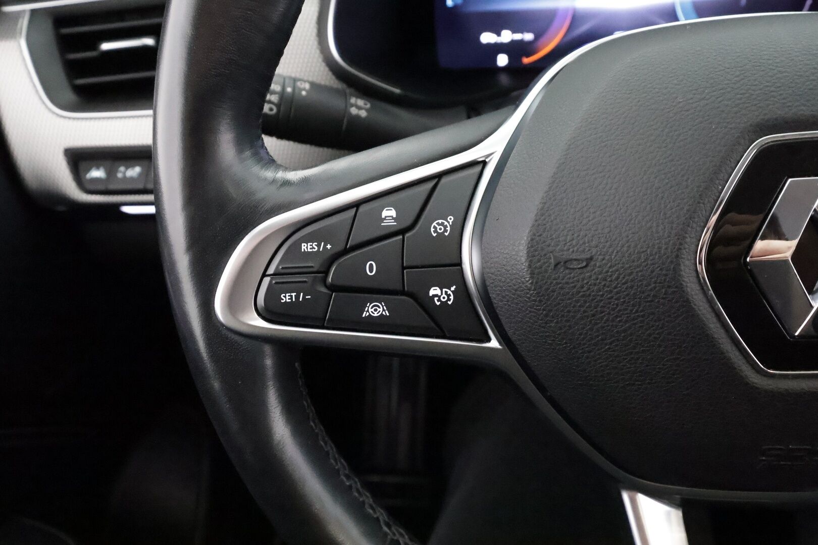Renault Arkana 2022 E-TECH 145 Hybrid Intens - | ACC | Puolinahat | Digimittaristo | P.kamera | Keyless | Navi | BSM | Lane Assist | RCTA | Lämm. ratti | Apple & Android | Merkkihuollettu | 