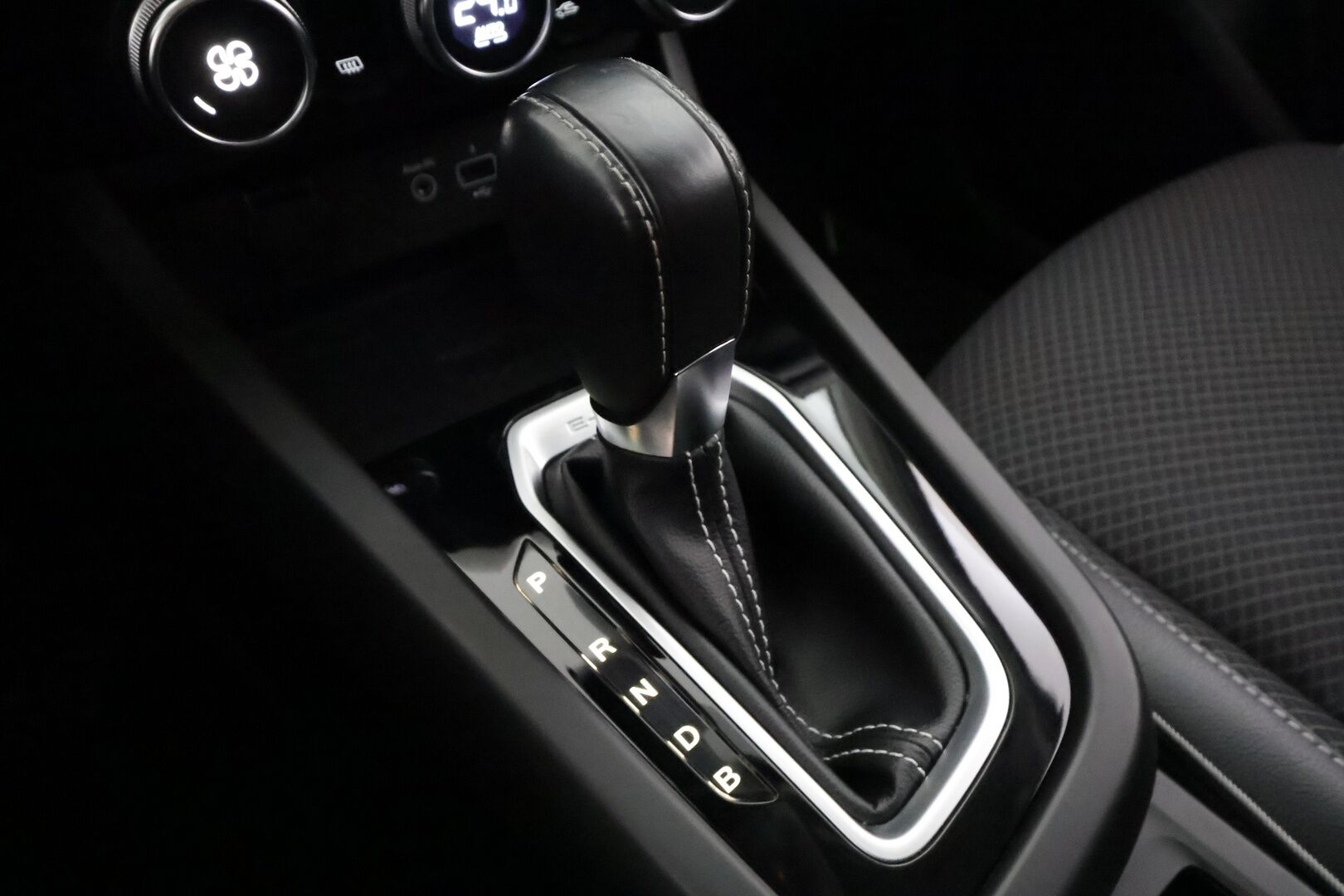 Renault Arkana 2022 E-TECH 145 Hybrid Intens - | ACC | Puolinahat | Digimittaristo | P.kamera | Keyless | Navi | BSM | Lane Assist | RCTA | Lämm. ratti | Apple & Android | Merkkihuollettu | 