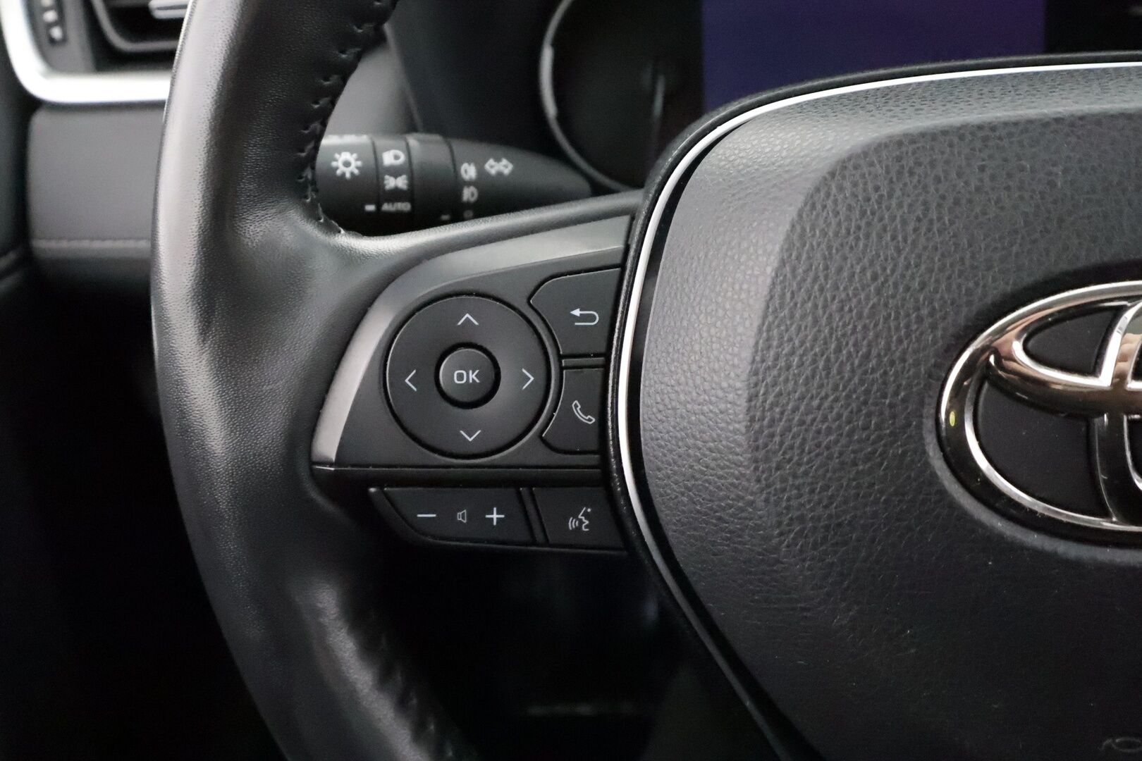 Toyota RAV4 2022 2,0 VVT-iE AWD Business Multidrive S - | Koukku | ACC | LED | P.Kamera | Navi | Kaistavahti | Keyless | Sisätilanlämmitin | Apple&Android | Kahdet renkaat | Merkkihuollot | Suomi-auto |