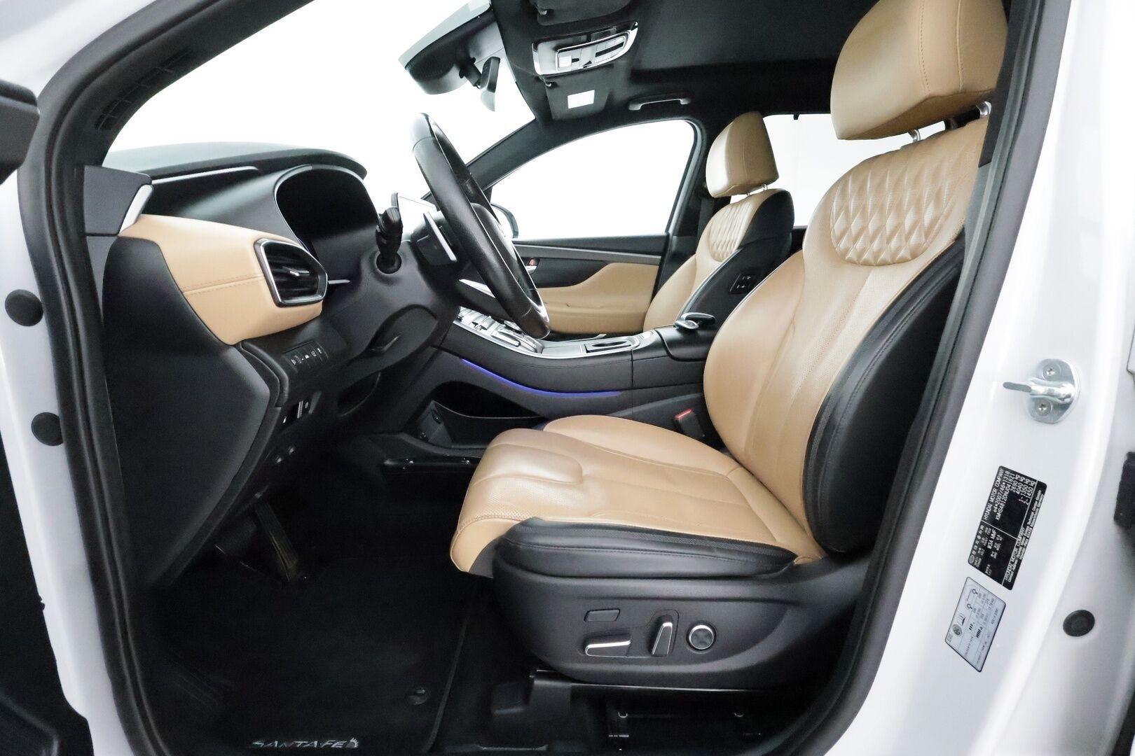 Hyundai Santa Fe 2022 1.6 T-GDI 265 hv Plug in 4WD 6AT Calligraphy 7P **HUD / Adapt. vakkari / Panorama / Ilmastoidut penkit ** - 3,99 % KORKOTARJOUS TÄHÄN AUTOON - 1-om. Suomi-auto / Akku kuntotarkistettu / 360 Kamera / Keyless / Apple&Android / Muistipenkki