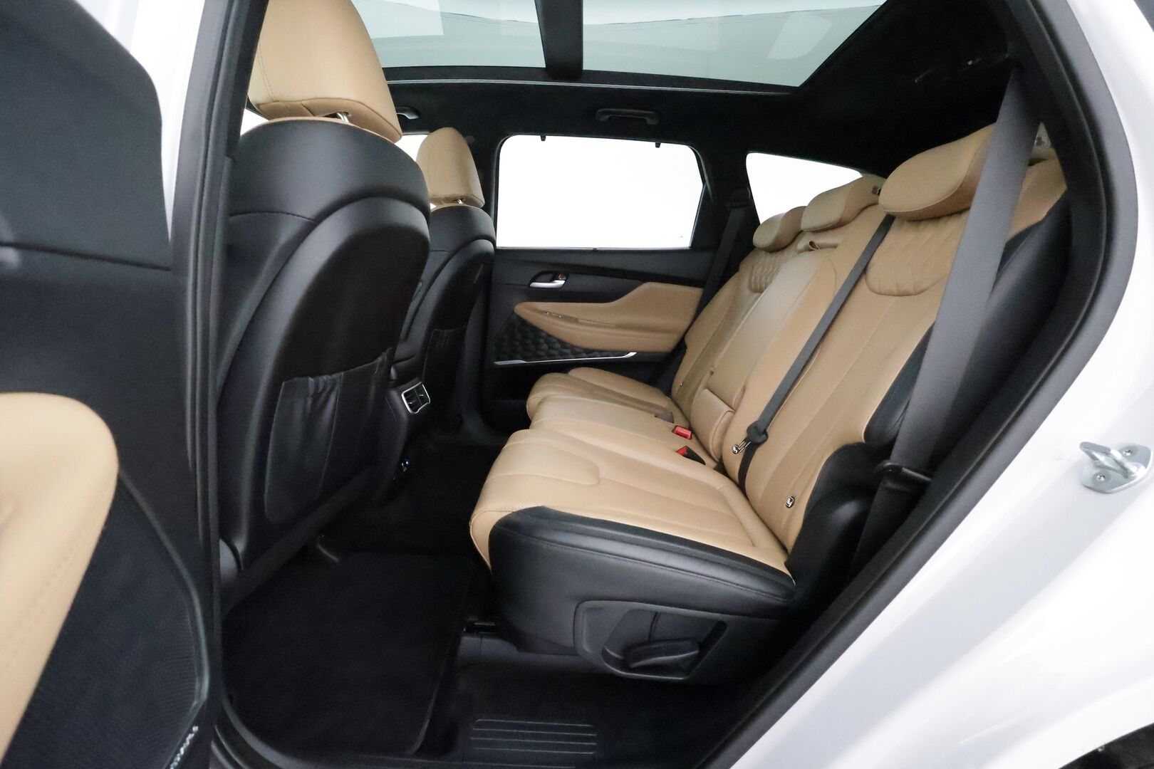 Hyundai Santa Fe 2022 1.6 T-GDI 265 hv Plug in 4WD 6AT Calligraphy 7P **HUD / Adapt. vakkari / Panorama / Ilmastoidut penkit ** - 3,99 % KORKOTARJOUS TÄHÄN AUTOON - 1-om. Suomi-auto / Akku kuntotarkistettu / 360 Kamera / Keyless / Apple&Android / Muistipenkki