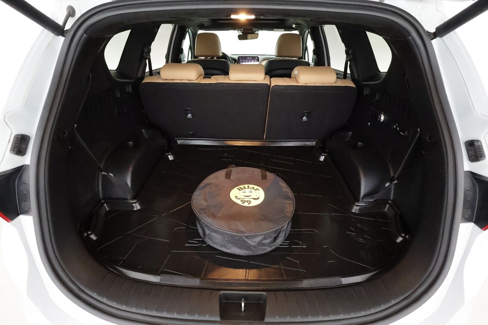 Hyundai Santa Fe 2022 1.6 T-GDI 265 hv Plug in 4WD 6AT Calligraphy 7P **HUD / Adapt. vakkari / Panorama / Ilmastoidut penkit ** - 3,99 % KORKOTARJOUS TÄHÄN AUTOON - 1-om. Suomi-auto / Akku kuntotarkistettu / 360 Kamera / Keyless / Apple&Android / Muistipenkki