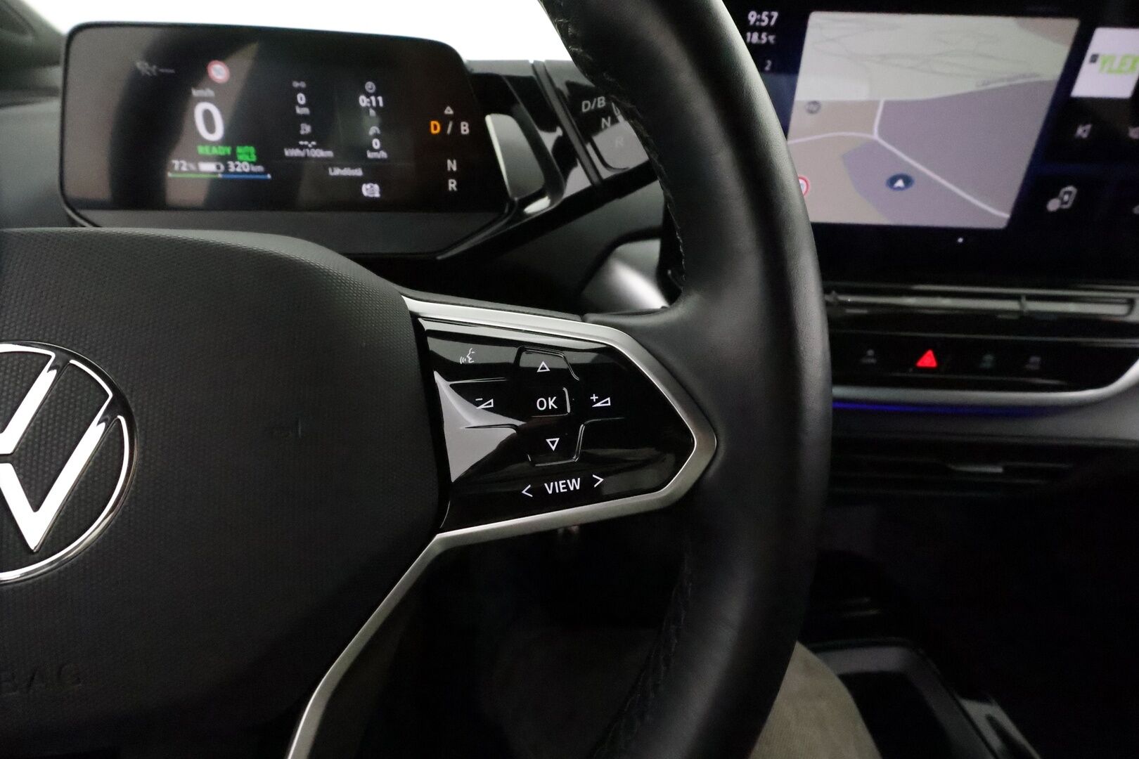 Volkswagen ID.5 2022 Pro Performance 150 kW, akku 77 kWh **Adapt.vakkari / Lämpöpumppu / Koukku / P.kamera / KeylessGo / Puolinahat** - Suomi-auto / Kahdet renkaat aluvanteilla / Merkkihuollettu