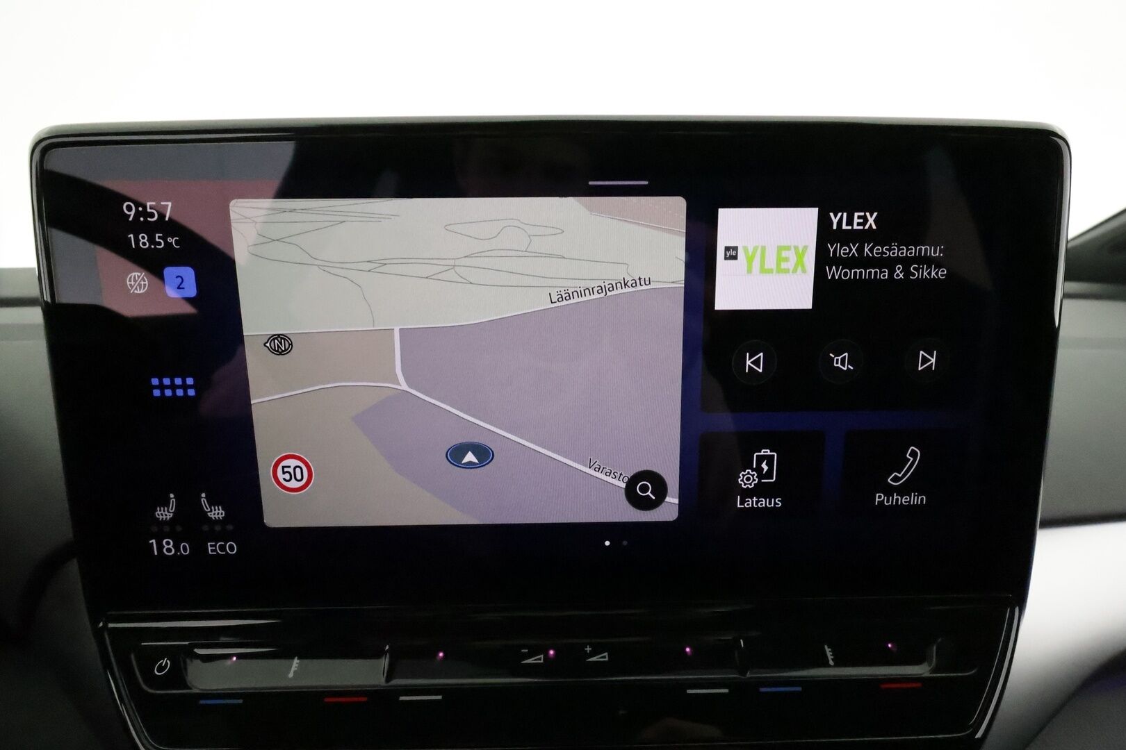 Volkswagen ID.5 2022 Pro Performance 150 kW, akku 77 kWh **Adapt.vakkari / Lämpöpumppu / Koukku / P.kamera / KeylessGo / Puolinahat** - Suomi-auto / Kahdet renkaat aluvanteilla / Merkkihuollettu