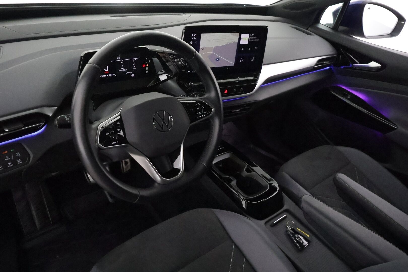 Volkswagen ID.5 2022 Pro Performance 150 kW, akku 77 kWh **Adapt.vakkari / Lämpöpumppu / Koukku / P.kamera / KeylessGo / Puolinahat** - Suomi-auto / Kahdet renkaat aluvanteilla / Merkkihuollettu