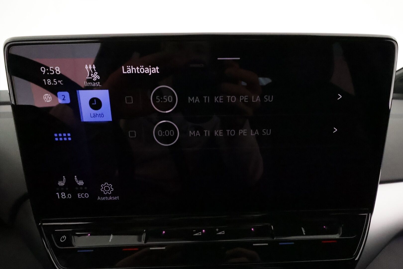 Volkswagen ID.5 2022 Pro Performance 150 kW, akku 77 kWh **Adapt.vakkari / Lämpöpumppu / Koukku / P.kamera / KeylessGo / Puolinahat** - Suomi-auto / Kahdet renkaat aluvanteilla / Merkkihuollettu
