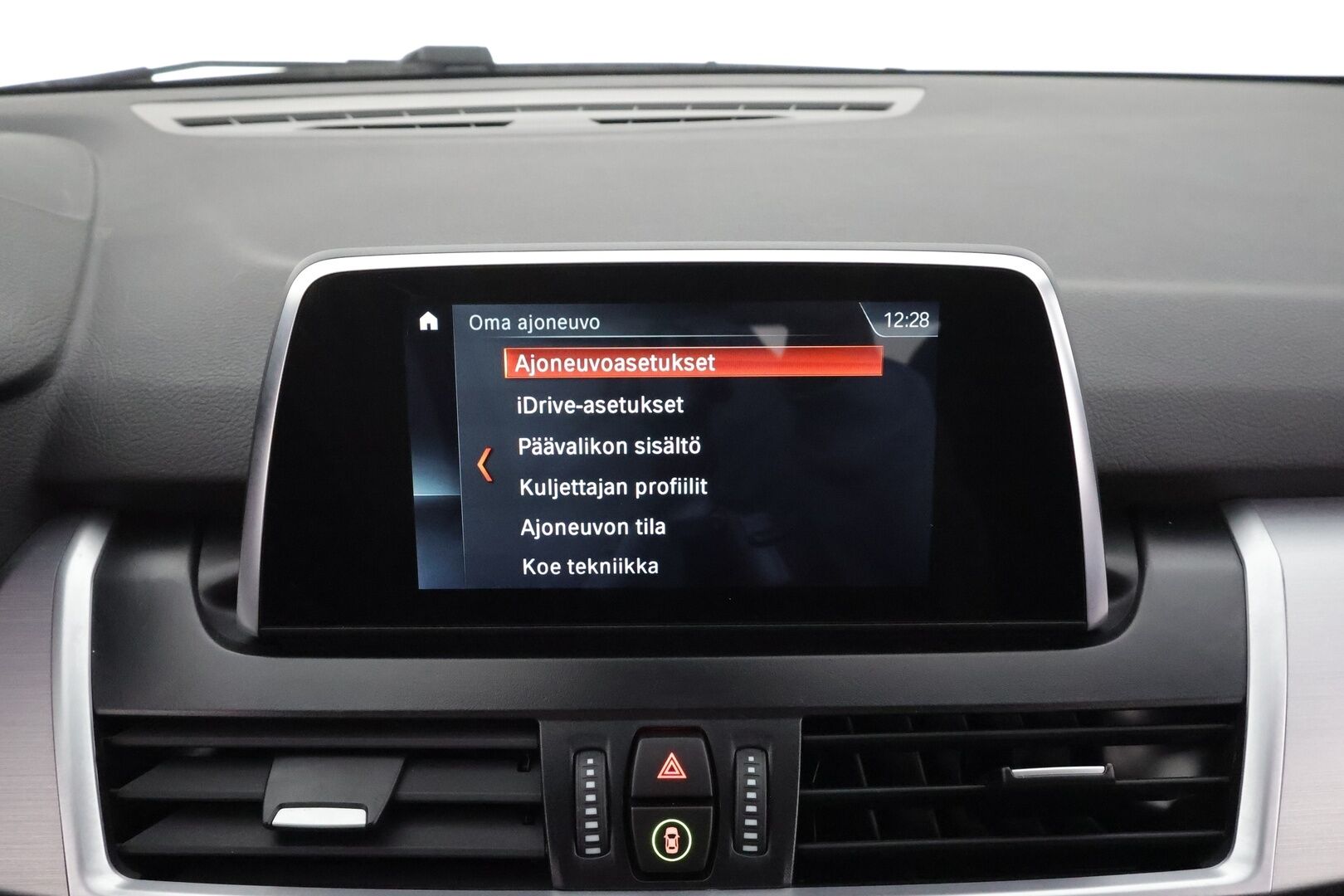 BMW 216 2022 F46 Gran Tourer 216i Business M Sport * Koukku / Sisätilanlämmitin / P.tutkat / LED / Sportpenkit / Navi / Bluetooth / Vakkari * - 1-om Suomi-auto / Kahdet renkaat aluvanteilla / Merkkihuollot