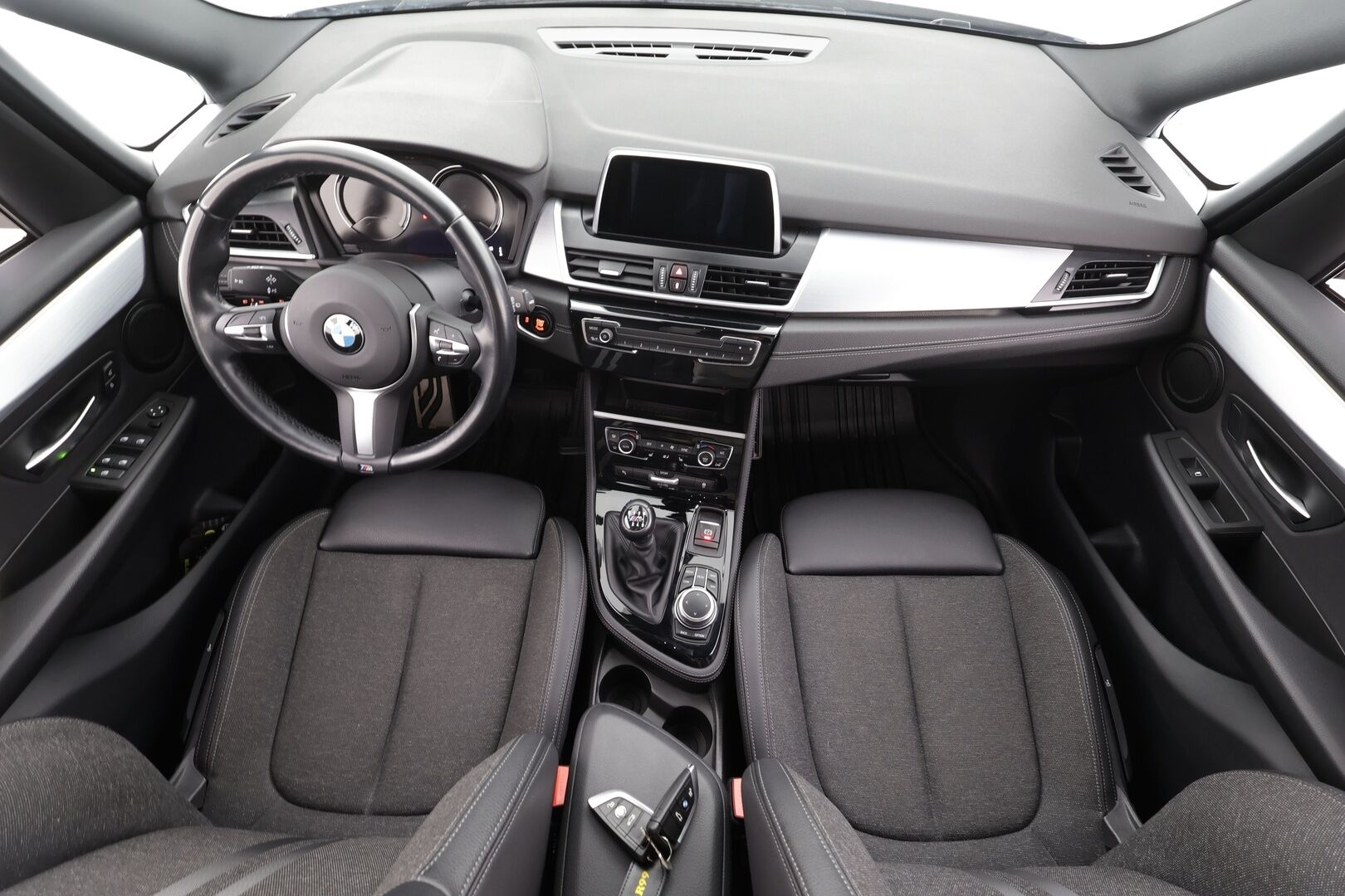 BMW 216 2022 F46 Gran Tourer 216i Business M Sport * Koukku / Sisätilanlämmitin / P.tutkat / LED / Sportpenkit / Navi / Bluetooth / Vakkari * - 1-om Suomi-auto / Kahdet renkaat aluvanteilla / Merkkihuollot