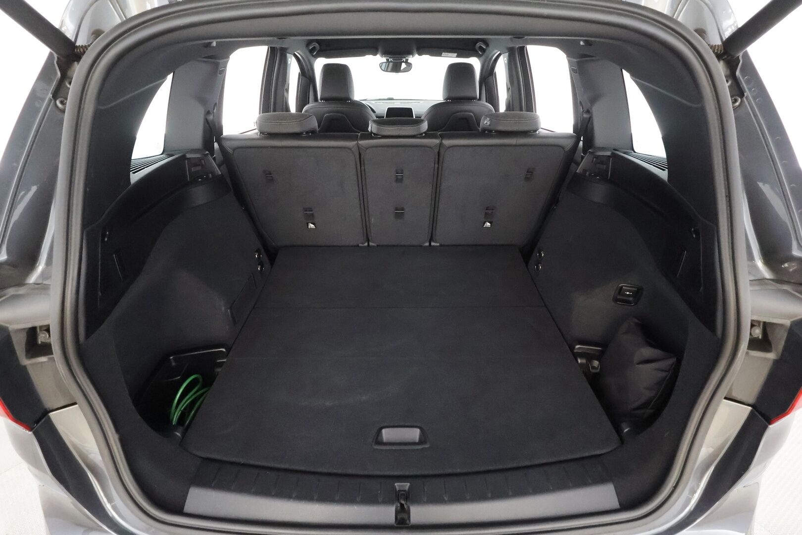 BMW 216 2022 F46 Gran Tourer 216i Business M Sport - M-Sport | Koukku | Sisätilanlämmitin | P.tutkat | LED | Sportpenkit | Navi | Bluetooth | Vakkari | 1-om Suomi-auto | Merkkihuollot