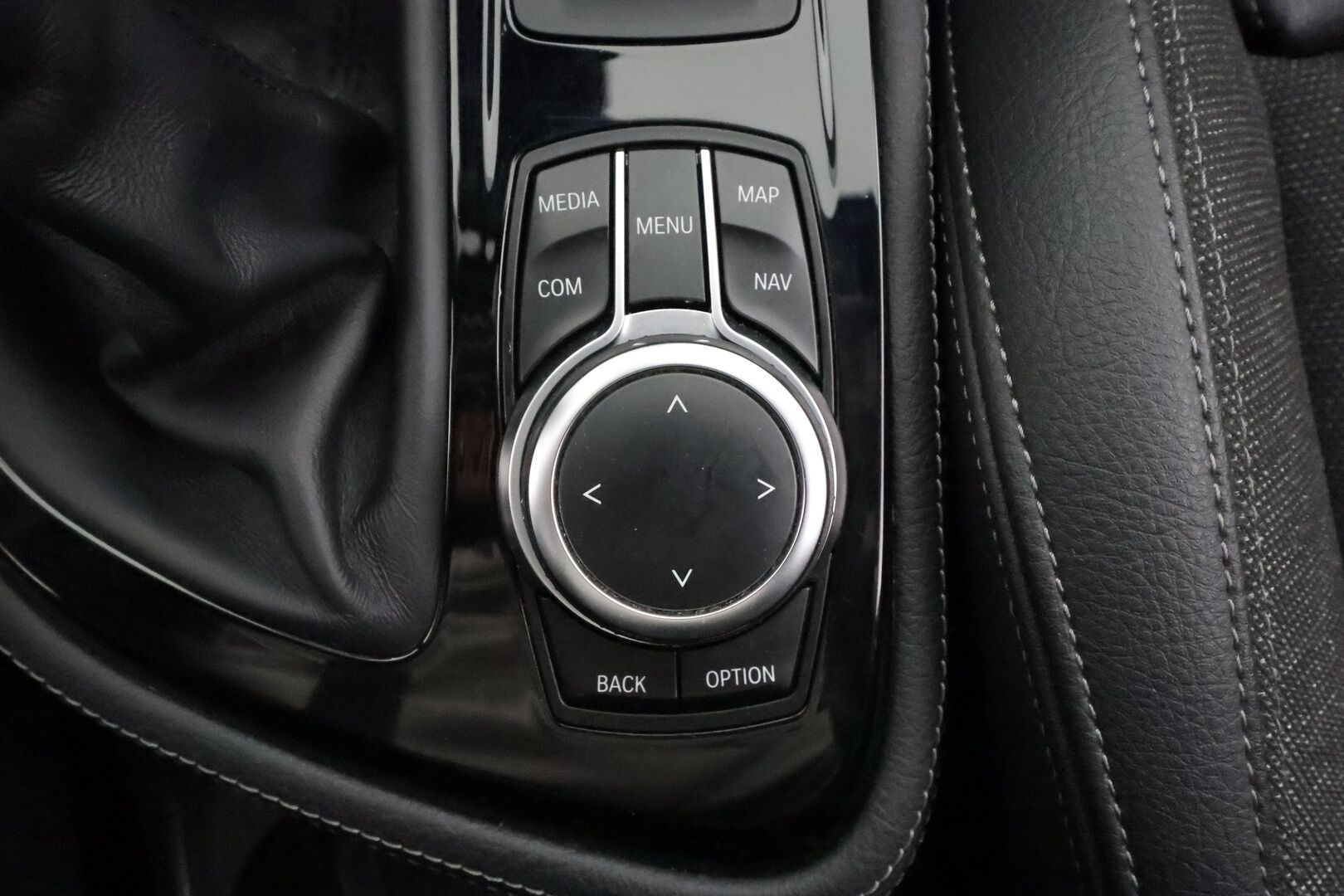 BMW 216 2022 F46 Gran Tourer 216i Business M Sport - M-Sport | Koukku | Sisätilanlämmitin | P.tutkat | LED | Sportpenkit | Navi | Bluetooth | Vakkari | 1-om Suomi-auto | Merkkihuollot
