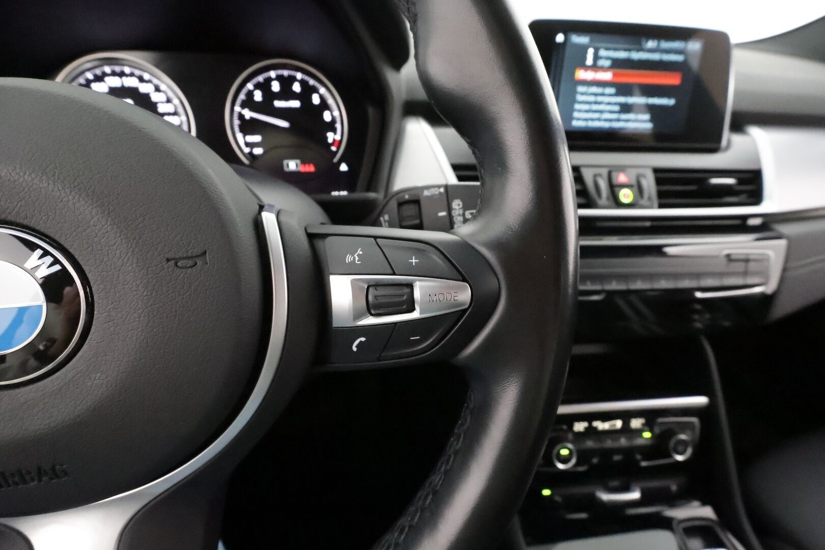 BMW 216 2022 F46 Gran Tourer 216i Business M Sport * Koukku / Sisätilanlämmitin / P.tutkat / LED / Sportpenkit / Navi / Bluetooth / Vakkari * - 1-om Suomi-auto / Kahdet renkaat aluvanteilla / Merkkihuollot