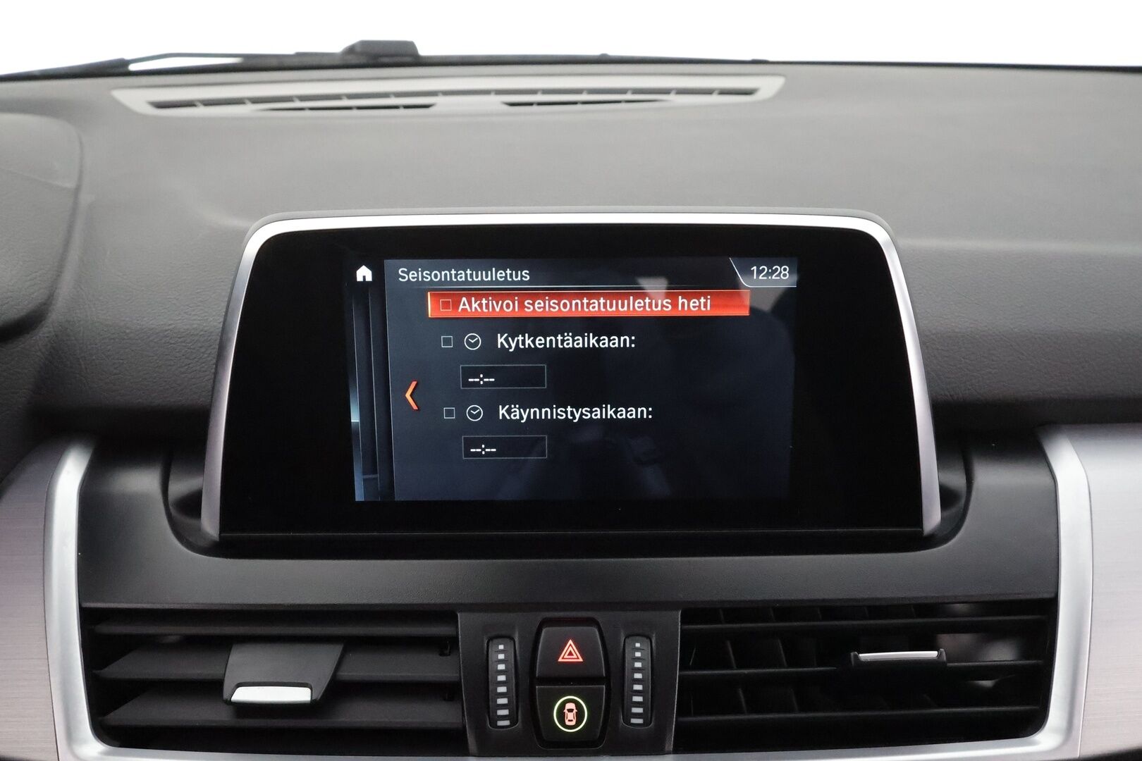 BMW 216 2022 F46 Gran Tourer 216i Business M Sport * Koukku / Sisätilanlämmitin / P.tutkat / LED / Sportpenkit / Navi / Bluetooth / Vakkari * - 1-om Suomi-auto / Kahdet renkaat aluvanteilla / Merkkihuollot