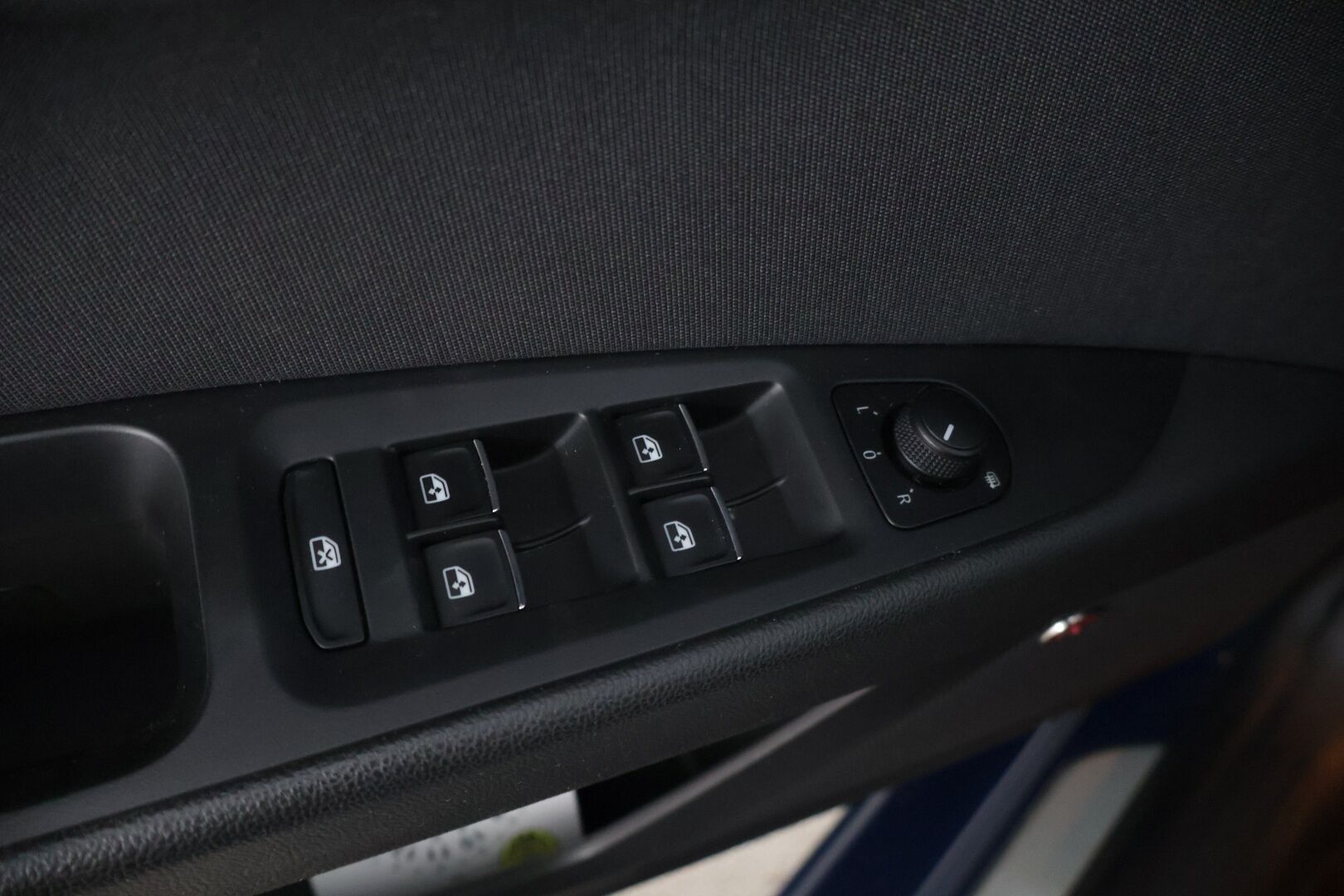 Seat LEON ST 2019 1,5 TSI 150 EVO FR * Vetokoukku / Beats Audio / Digimittaristo / Kessy / Tutkat * - Hihna vaihdettu 4/2026 / 2x renkaat / Navi