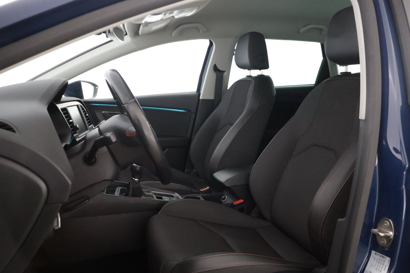 Seat LEON ST 2019 1,5 TSI 150 EVO FR * Vetokoukku / Beats Audio / Digimittaristo / Kessy / Tutkat * - Hihna vaihdettu 4/2026 / 2x renkaat / Navi
