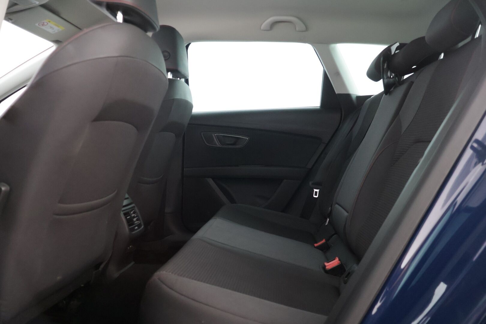 Seat LEON ST 2019 1,5 TSI 150 EVO FR * Vetokoukku / Beats Audio / Digimittaristo / Kessy / Tutkat * - Hihna vaihdettu 4/2026 / 2x renkaat / Navi