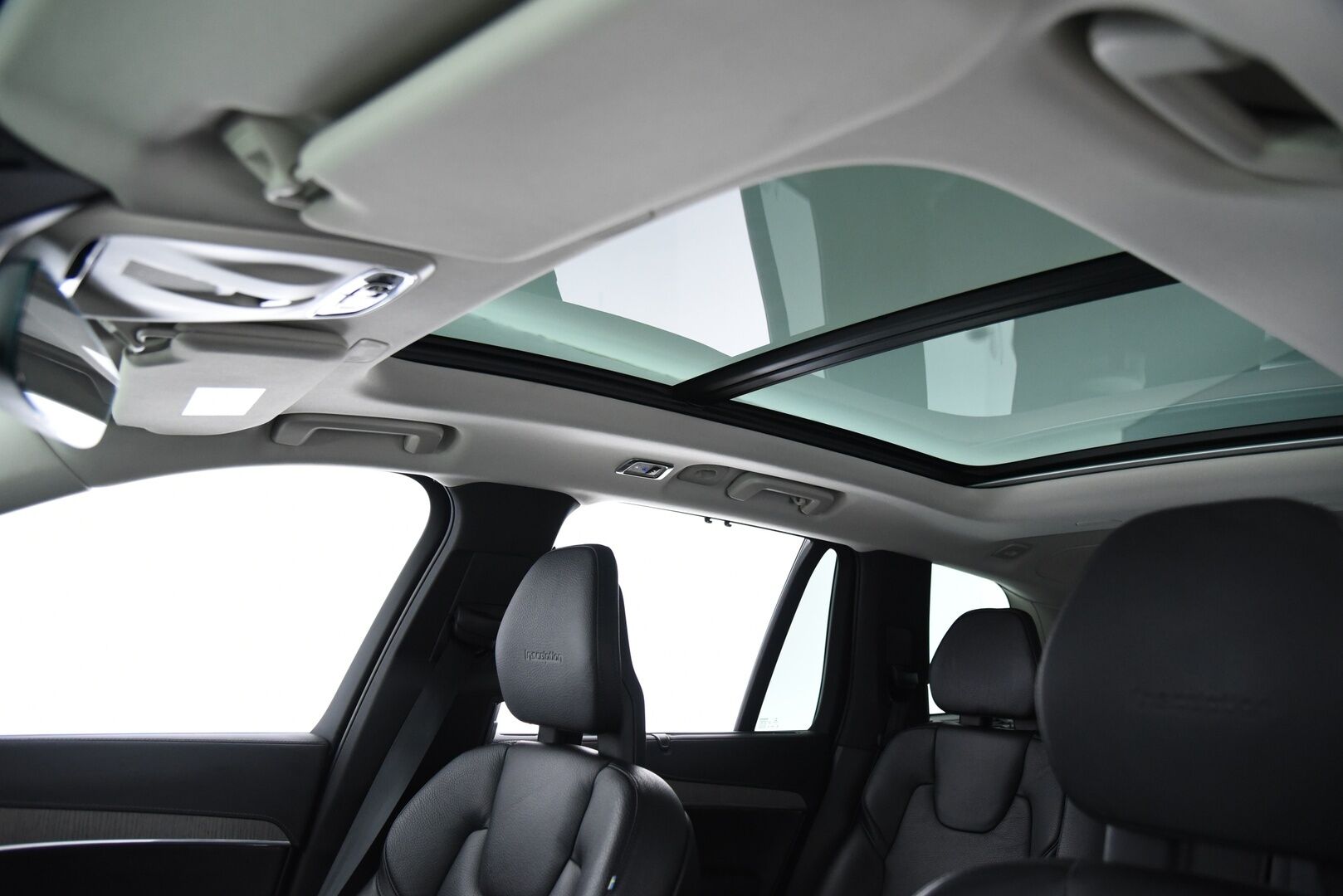 Volvo XC90 2020 T8 TwE AWD Inscription aut Adapt.Vak / HUD / 360° / H&K / Muistinahat / Webasto / Full-LED - 3,99 % KORKOTARJOUS TÄHÄN AUTOON - Panorama / Vetokoukku / BLIS / Four-C / Apple&Android / Keyless