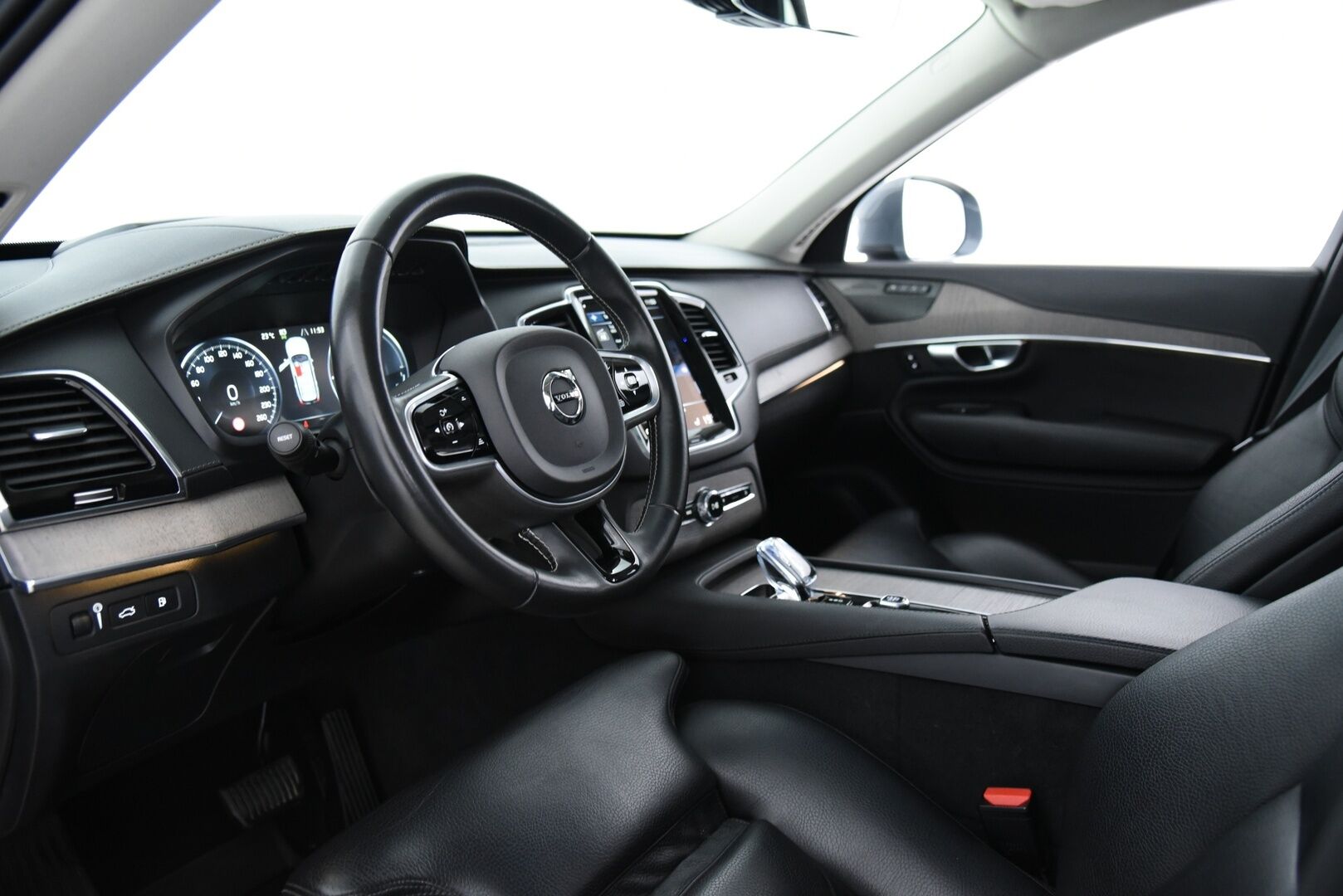 Volvo XC90 2020 T8 TwE AWD Inscription aut Adapt.Vak / HUD / 360° / H&K / Muistinahat / Webasto / Full-LED - 3,99 % KORKOTARJOUS TÄHÄN AUTOON - Panorama / Vetokoukku / BLIS / Four-C / Apple&Android / Keyless