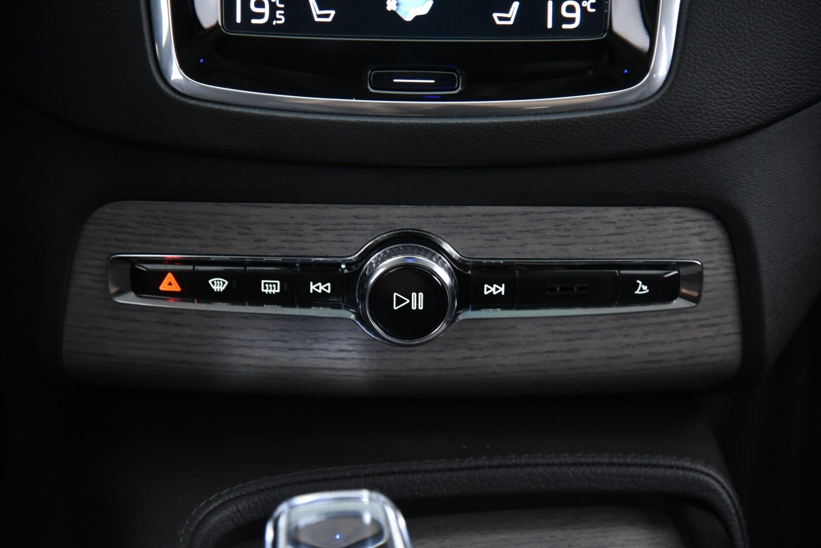 Volvo XC90 2020 T8 TwE AWD Inscription aut Adapt.Vak / HUD / 360° / H&K / Muistinahat / Webasto / Full-LED - 3,99 % KORKOTARJOUS TÄHÄN AUTOON - Panorama / Vetokoukku / BLIS / Four-C / Apple&Android / Keyless