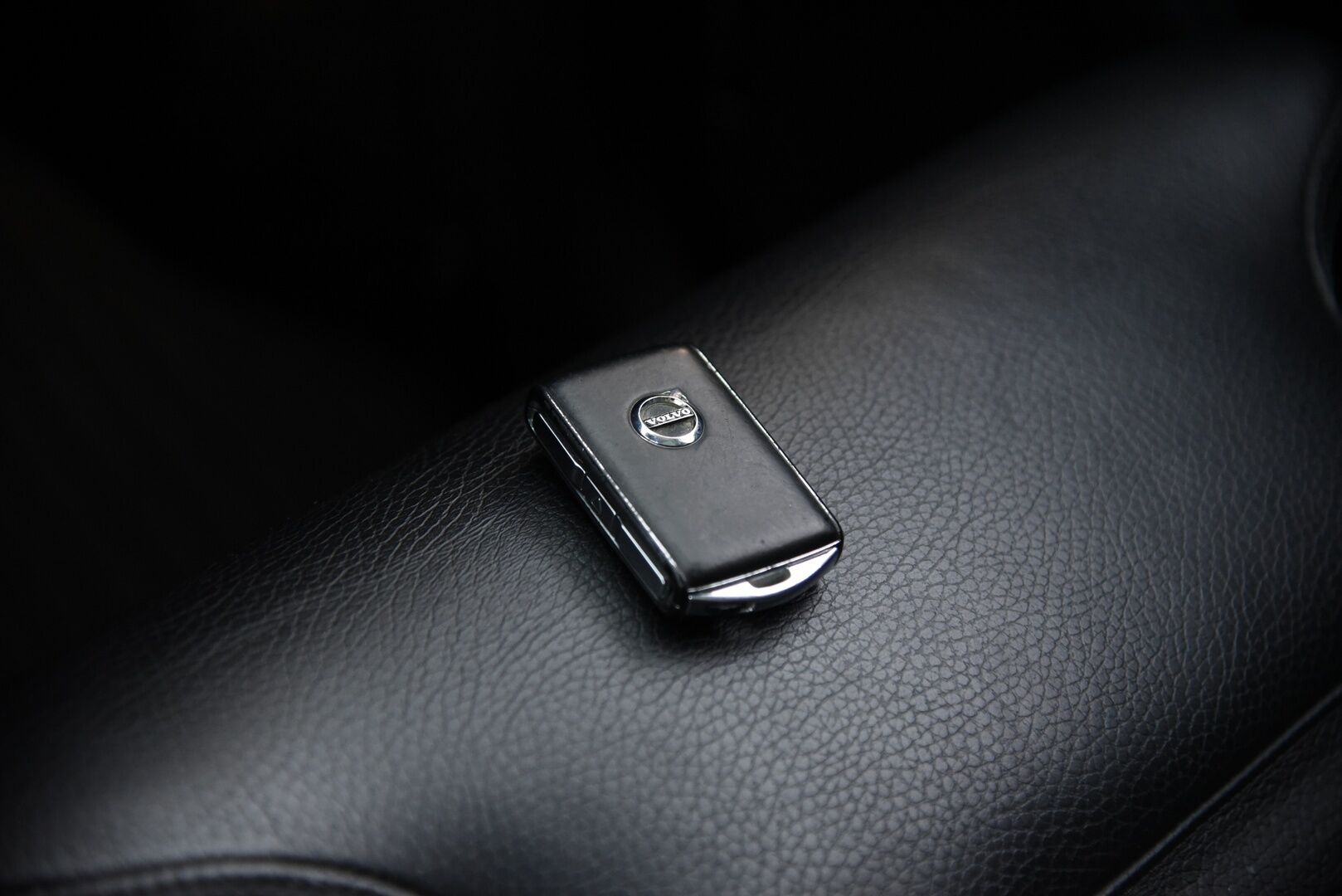 Volvo XC90 2020 T8 TwE AWD Inscription aut Adapt.Vak / HUD / 360° / H&K / Muistinahat / Webasto / Full-LED - 3,99 % KORKOTARJOUS TÄHÄN AUTOON - Panorama / Vetokoukku / BLIS / Four-C / Apple&Android / Keyless