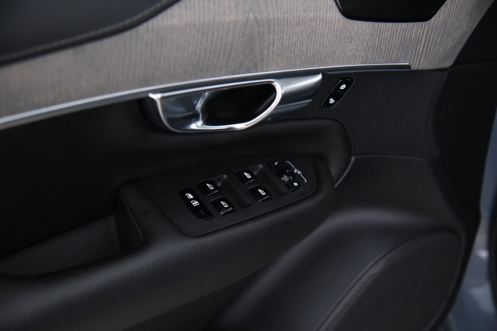 Volvo XC90 2020 T8 TwE AWD Inscription aut Adapt.Vak / HUD / 360° / H&K / Muistinahat / Webasto / Full-LED - 3,99 % KORKOTARJOUS TÄHÄN AUTOON - Panorama / Vetokoukku / BLIS / Four-C / Apple&Android / Keyless