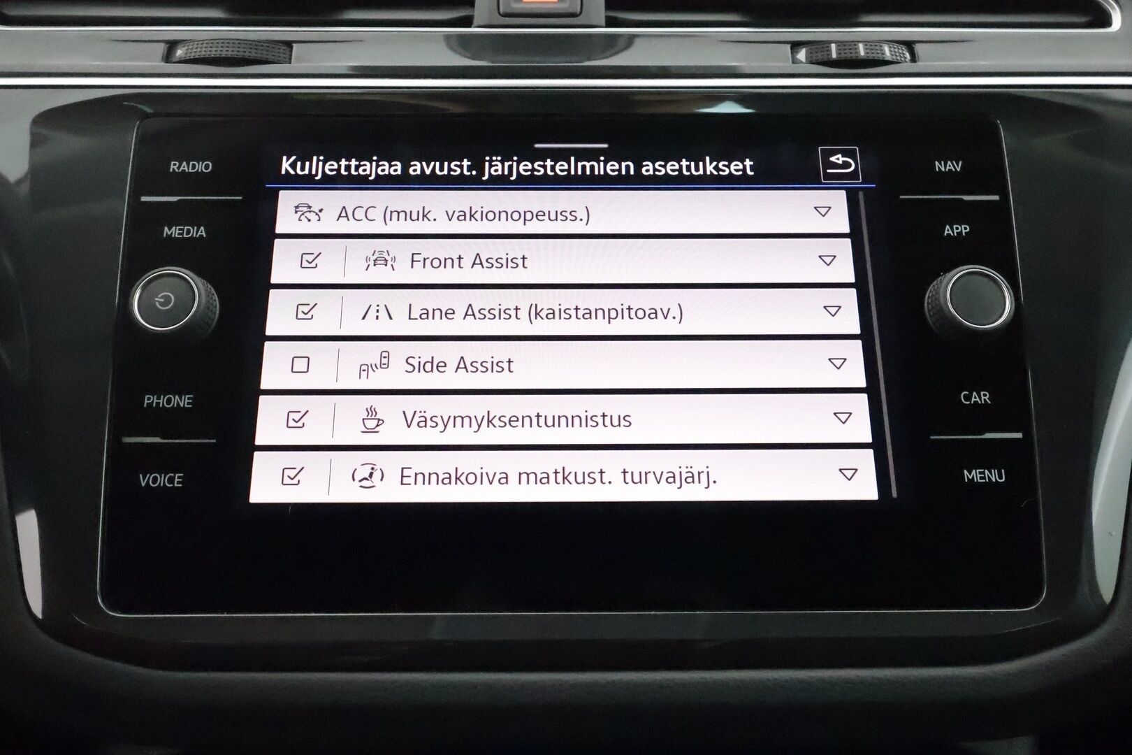Volkswagen Tiguan 2022 1.5 TSI Style 110 kW DSG *ACC / Matrix-LED / Ergoactive- penkit / Kamera / Kaistavahti / KeylessGo* - Nyt Suomen edullisin vastaava/ Kahdet VW vanteet / Säännöllinen huoltohistoria / ALV