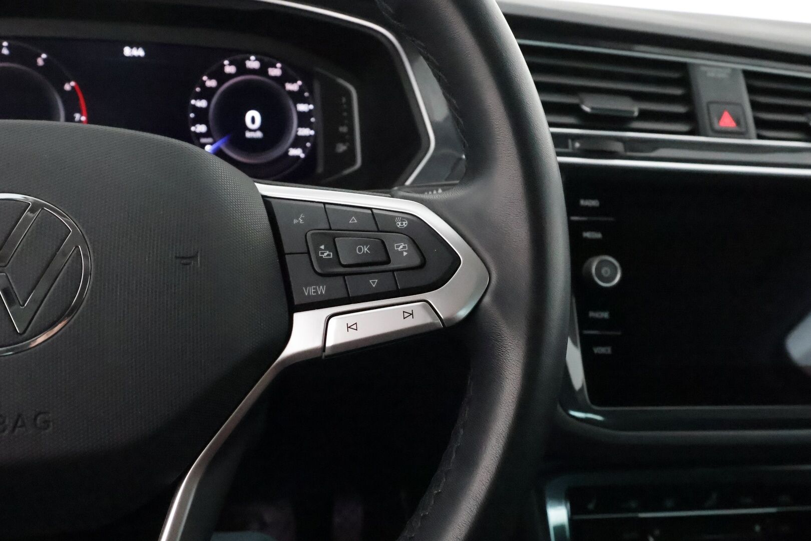 Volkswagen Tiguan 2022 1.5 TSI Style 110 kW DSG *ACC / Matrix-LED / Ergoactive- penkit / Kamera / Kaistavahti / KeylessGo* - Nyt Suomen edullisin vastaava/ Kahdet VW vanteet / Säännöllinen huoltohistoria / ALV