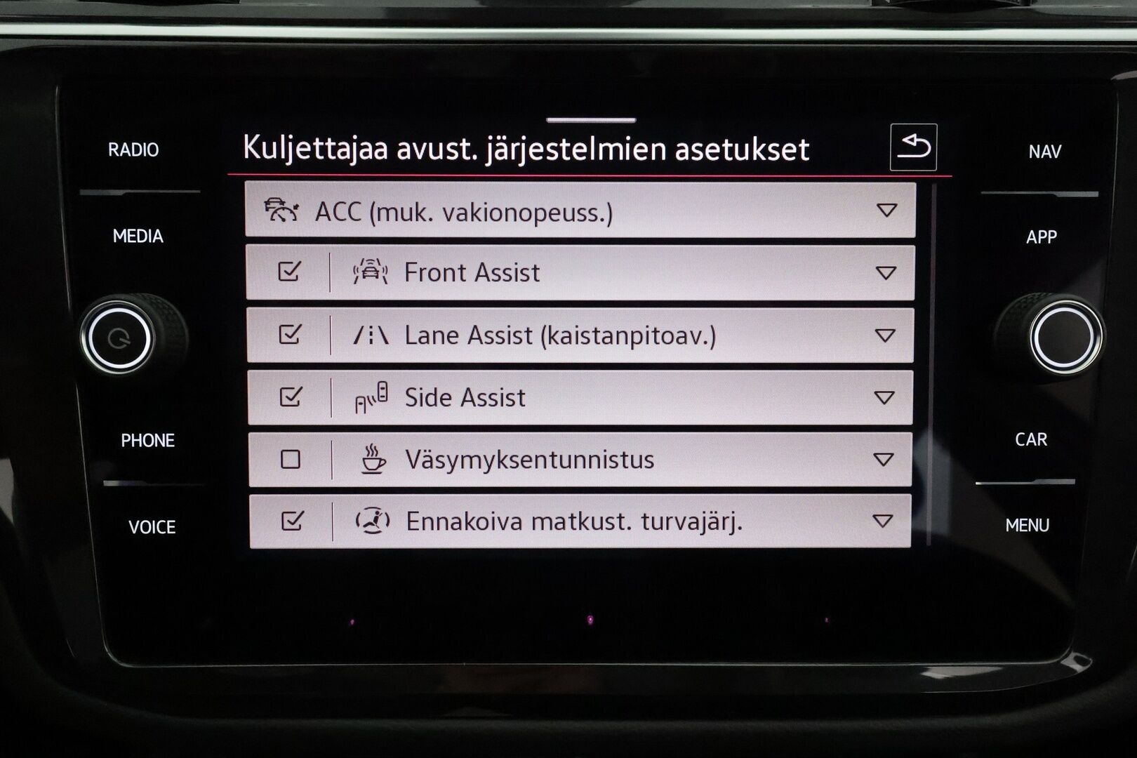 Volkswagen Tiguan 2022 Style Business 1,5 TSI 110 kW DSG-automaatti **Webasto / Adapt.vakkari / P.kamera / Matrix / Koukku / Digimittaristo** - 1.om Suomi-auto / Merkkihuollettu / Kahdet renkaat aluvanteilla