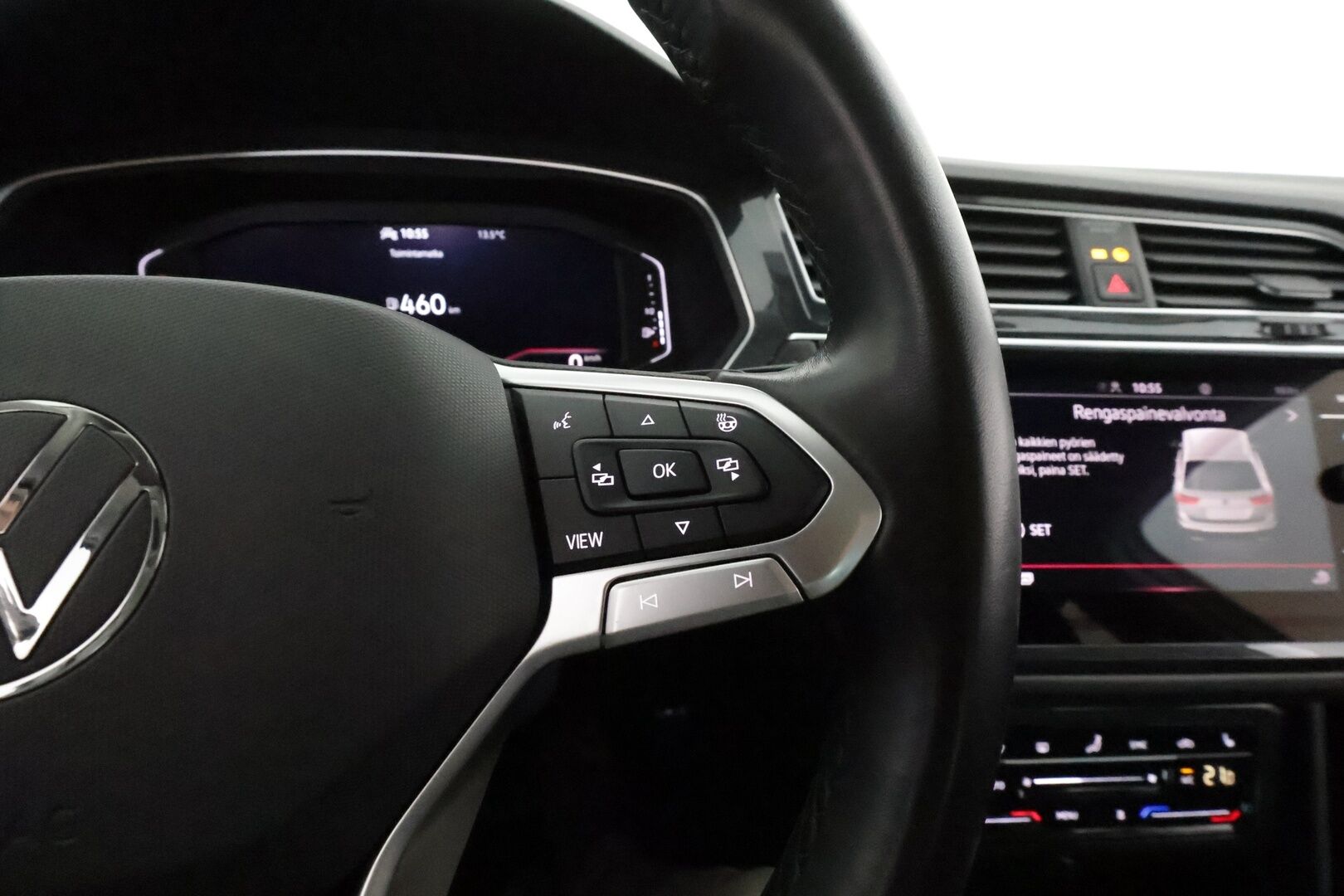Volkswagen Tiguan 2022 Style Business 1,5 TSI 110 kW DSG-automaatti **Webasto / Adapt.vakkari / P.kamera / Matrix / Koukku / Digimittaristo** - 1.om Suomi-auto / Merkkihuollettu / Kahdet renkaat aluvanteilla