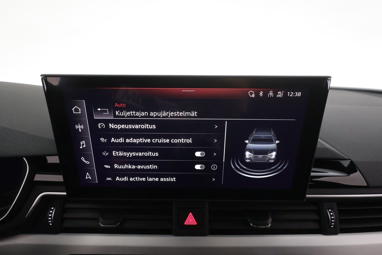 Audi A4 2022 Avant Business Advanced 40 TFSI 150 kW MHEV quattro S tronic * ACC / Webasto / Matrix LED / Koukku * - P.kamera / 1.Om Suomi-auto / Kahdet renkaat aluvanteilla / Merkkihuollettu