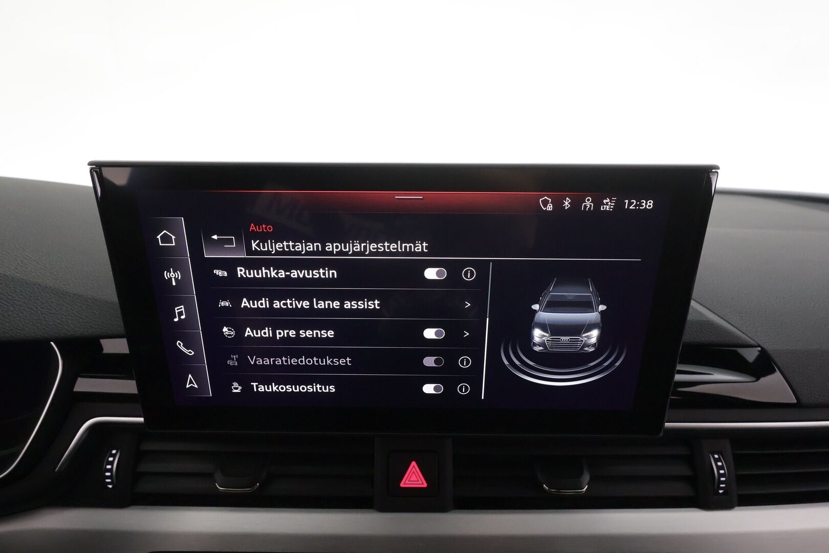 Audi A4 2022 Avant Business Advanced 40 TFSI 150 kW MHEV quattro S tronic * ACC / Webasto / Matrix LED / Koukku * - P.kamera / 1.Om Suomi-auto / Kahdet renkaat aluvanteilla / Merkkihuollettu