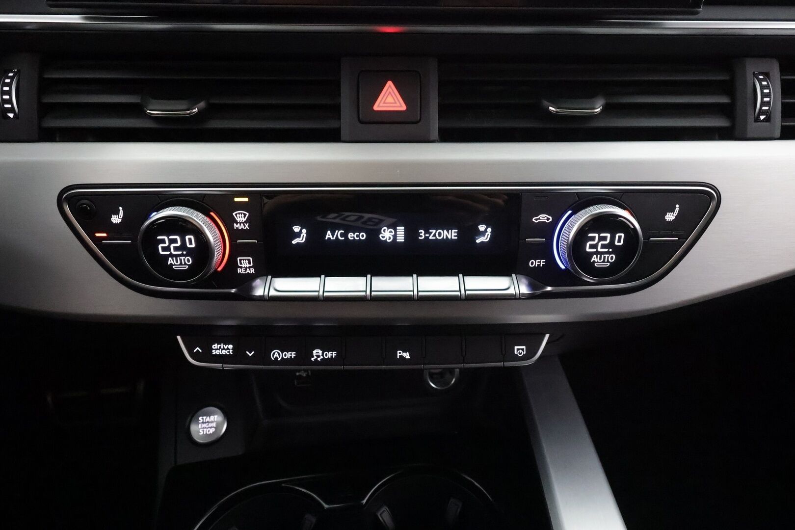 Audi A4 2022 Avant Business Advanced 40 TFSI 150 kW MHEV quattro S tronic * ACC / Webasto / Matrix LED / Koukku * - P.kamera / 1.Om Suomi-auto / Kahdet renkaat aluvanteilla / Merkkihuollettu