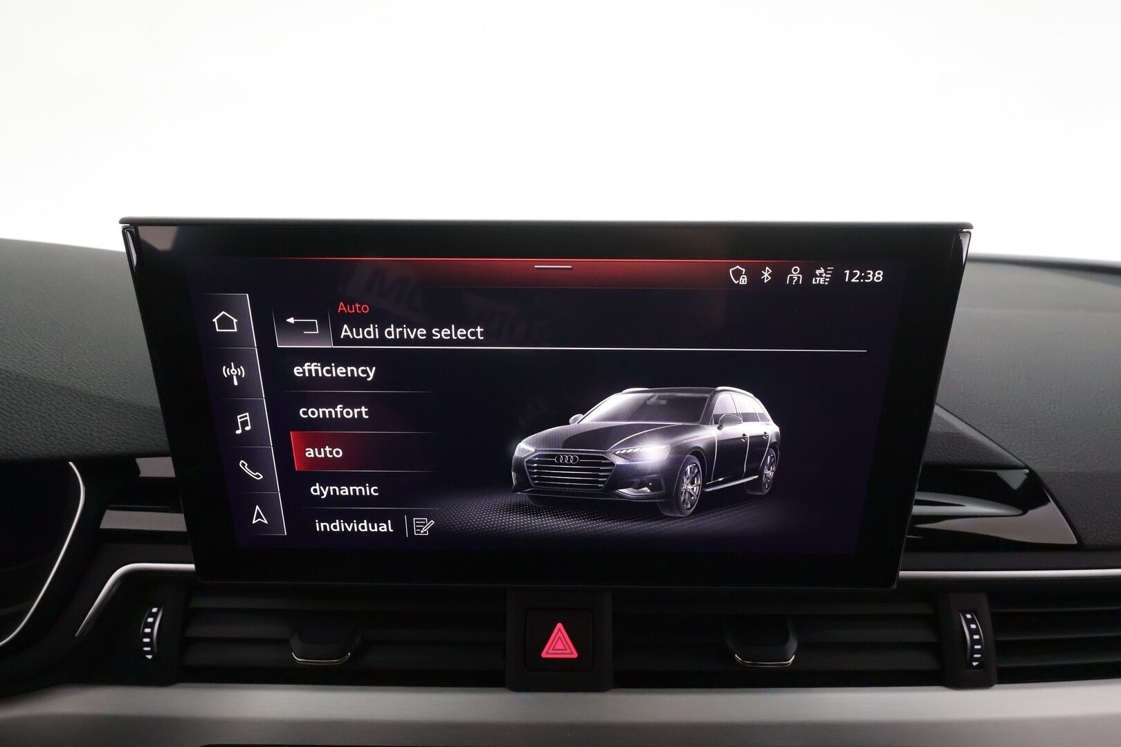 Audi A4 2022 Avant Business Advanced 40 TFSI 150 kW MHEV quattro S tronic * ACC / Webasto / Matrix LED / Koukku * - P.kamera / 1.Om Suomi-auto / Kahdet renkaat aluvanteilla / Merkkihuollettu