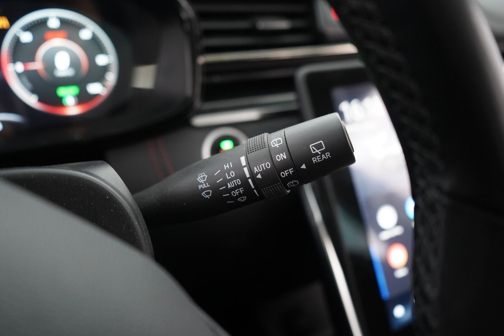 Maxus Euniq 6 2022 Grand Suv - Juuri katsastettu | ACC | 360° Kamera | Panorama | Nahkasisusta | Sähkökontti | Full-LED | Keyless | 2x Latauskaapelit