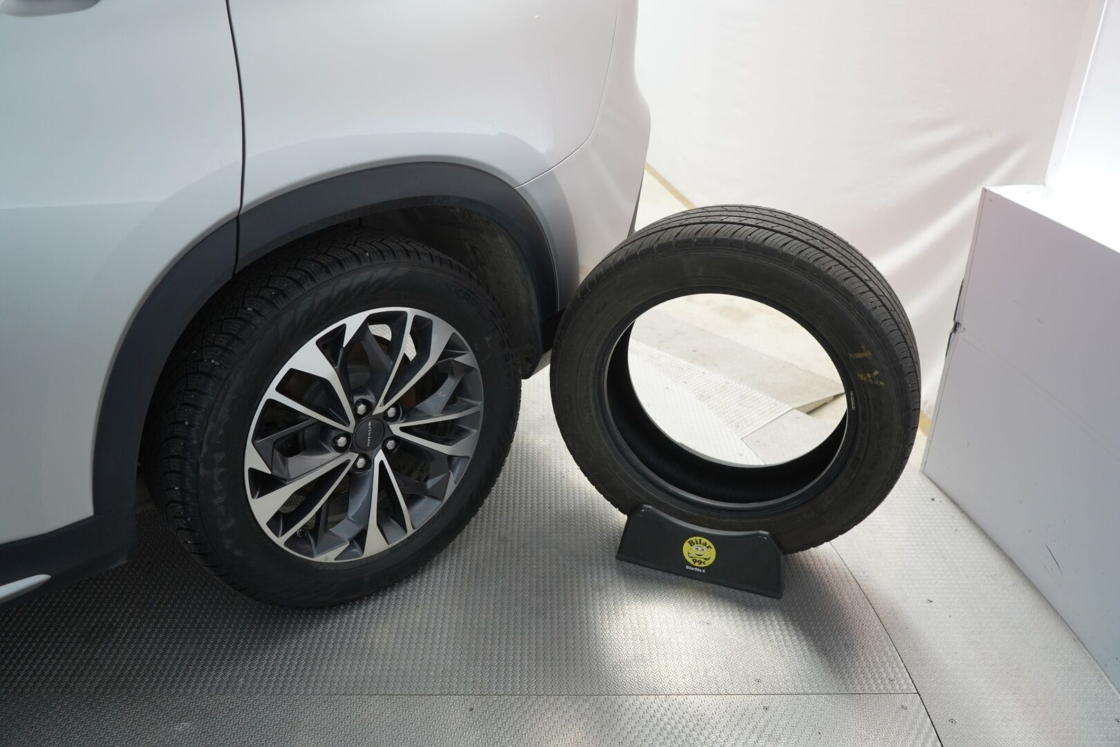 Maxus Euniq 6 2022 Grand Suv - Juuri katsastettu | ACC | 360° Kamera | Panorama | Nahkasisusta | Sähkökontti | Full-LED | Keyless | 2x Latauskaapelit