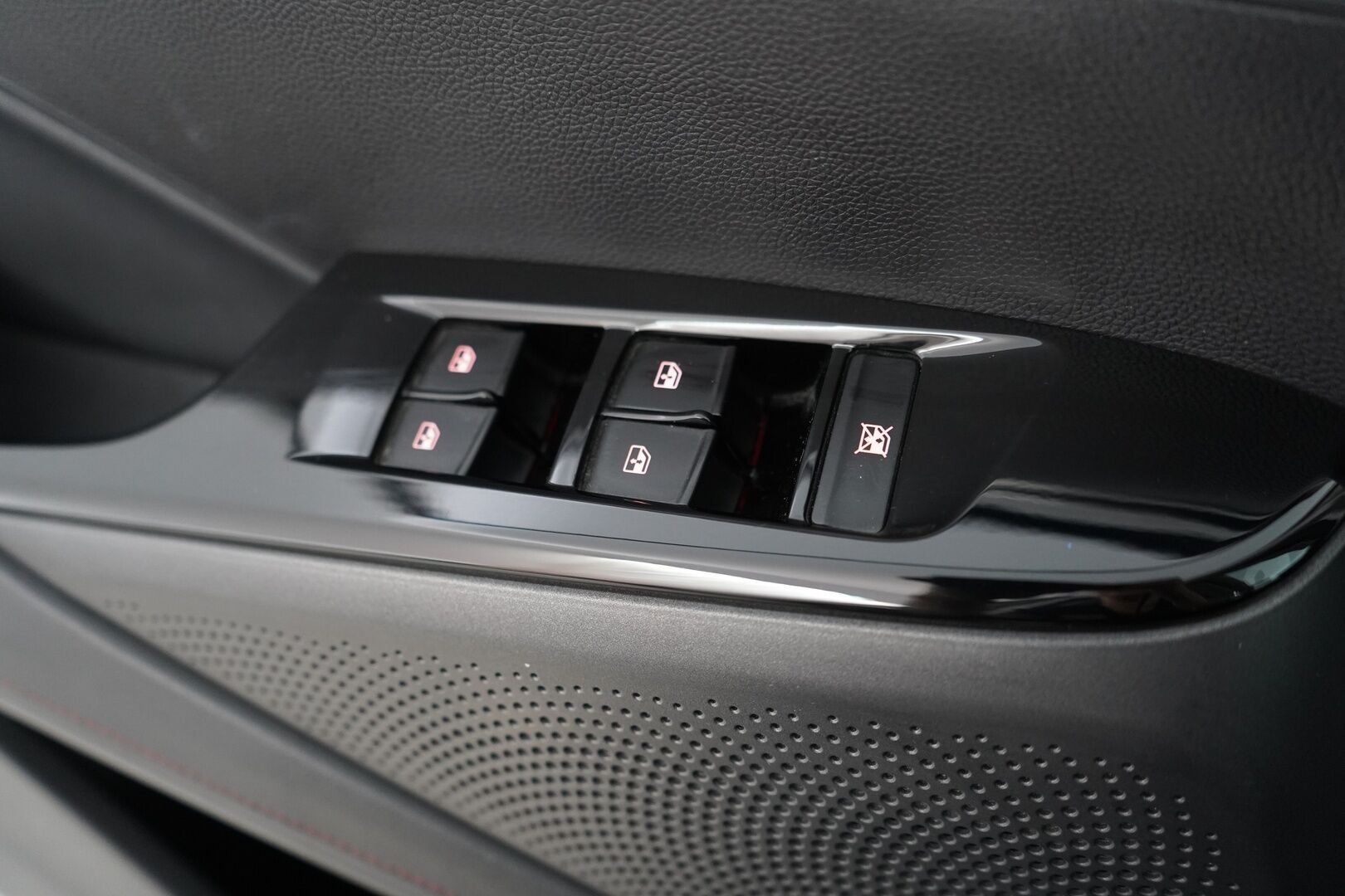 Maxus Euniq 6 2022 Grand Suv - Juuri katsastettu | ACC | 360° Kamera | Panorama | Nahkasisusta | Sähkökontti | Full-LED | Keyless | 2x Latauskaapelit