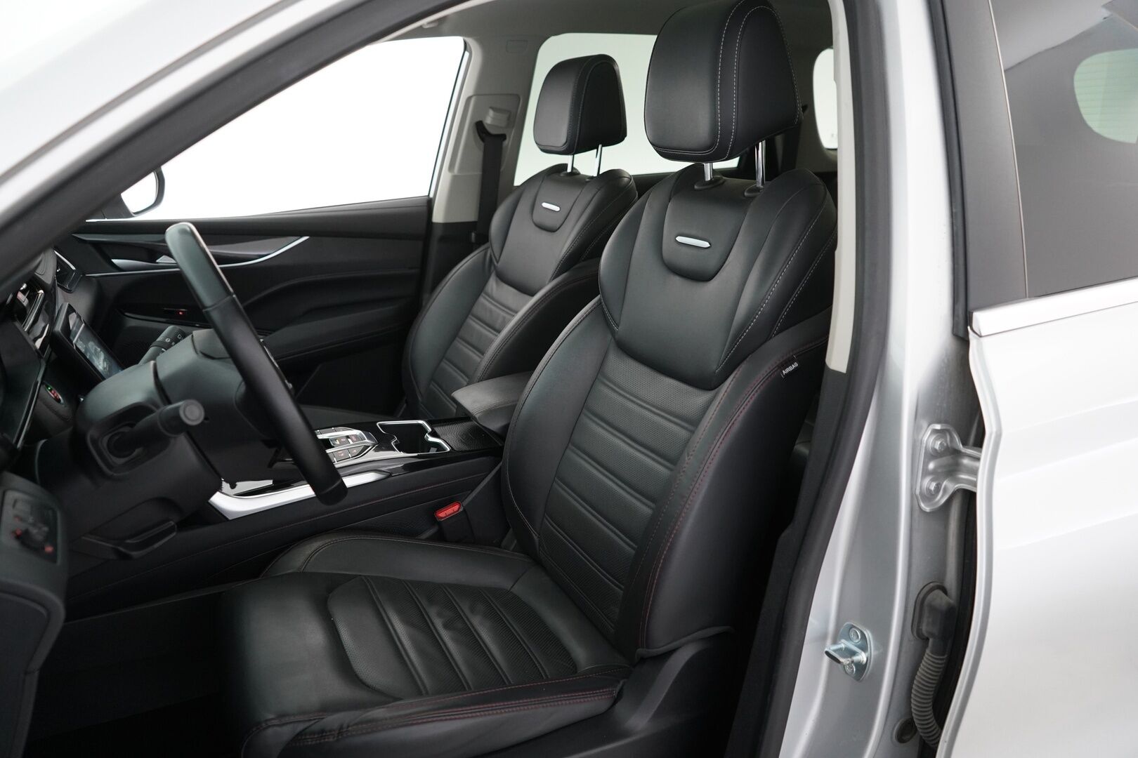 Maxus Euniq 6 2022 Grand Suv - Juuri katsastettu | ACC | 360° Kamera | Panorama | Nahkasisusta | Sähkökontti | Full-LED | Keyless | 2x Latauskaapelit