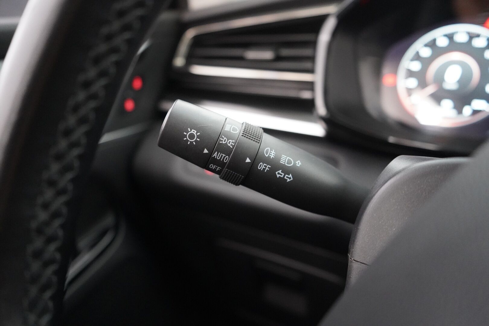 Maxus Euniq 6 2022 Grand Suv - Juuri katsastettu | ACC | 360° Kamera | Panorama | Nahkasisusta | Sähkökontti | Full-LED | Keyless | 2x Latauskaapelit